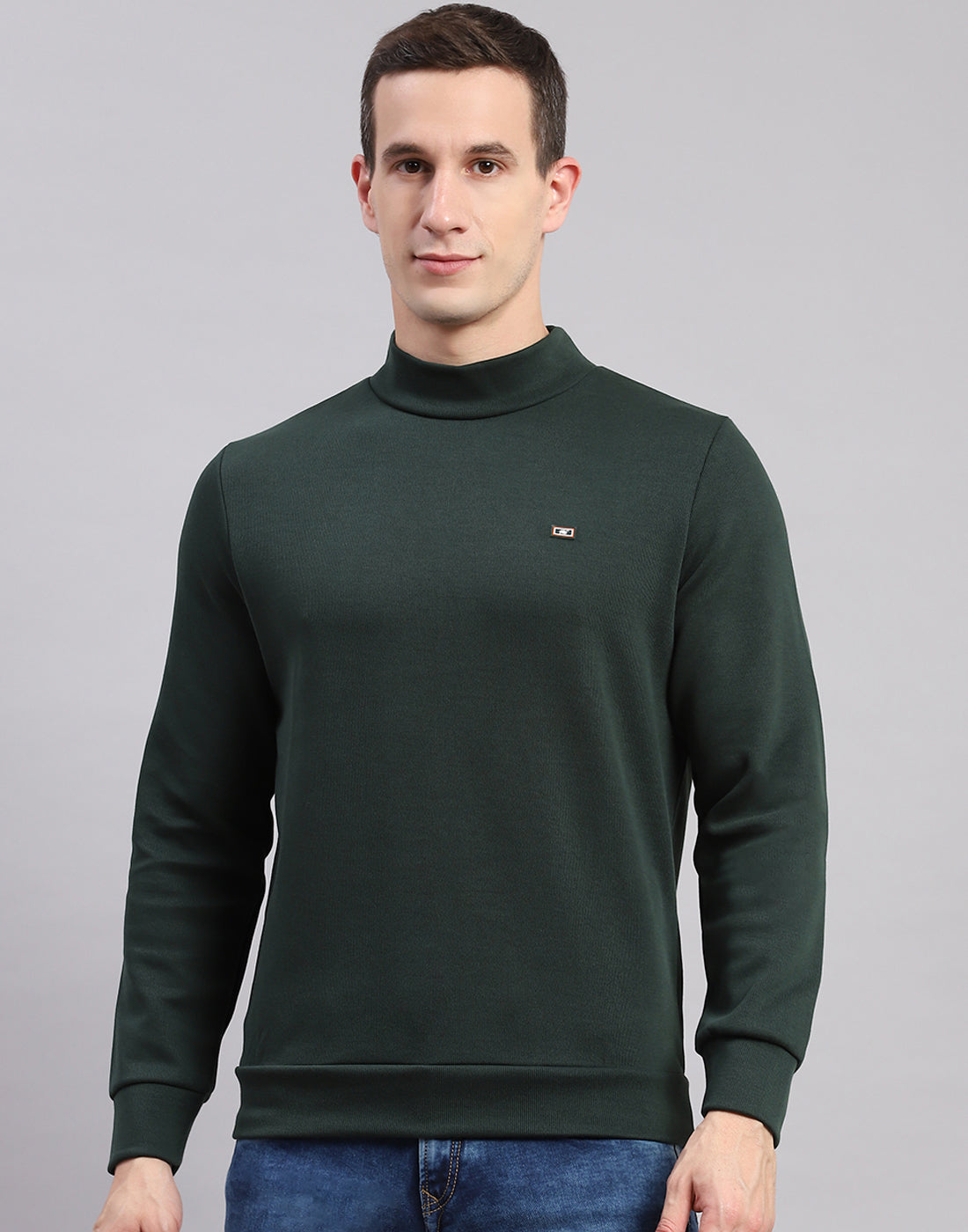 Men Green Solid T Neck Full Sleeve Sweatshirts