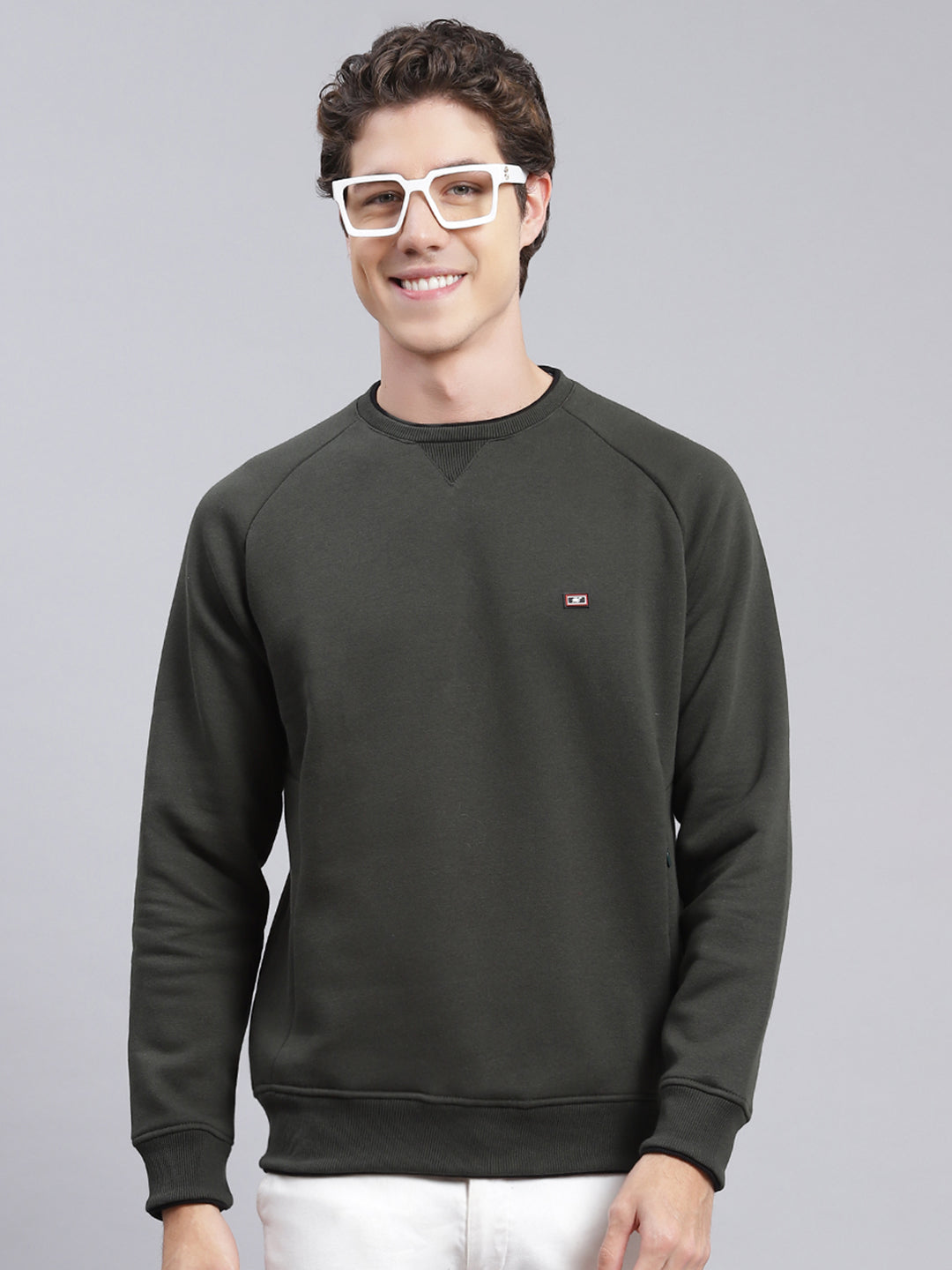 Men Olive Solid Cotton Blend Sweatshirt