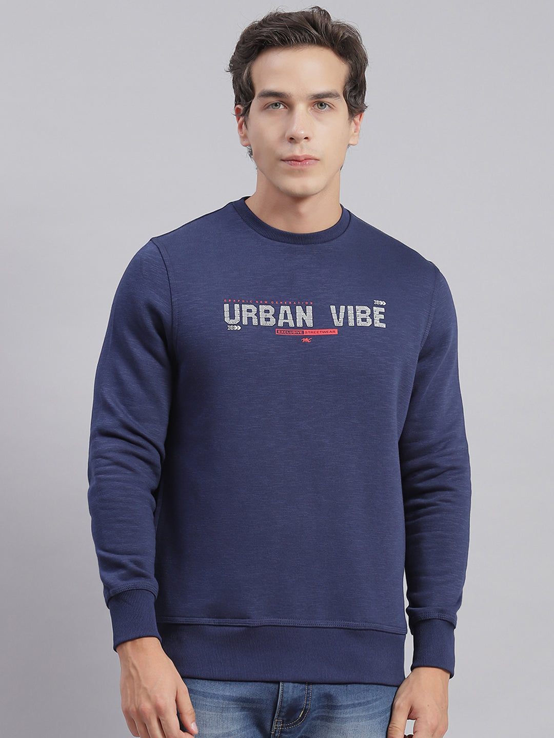 Men Navy Blue Solid Round Neck Full Sleeve Sweatshirts