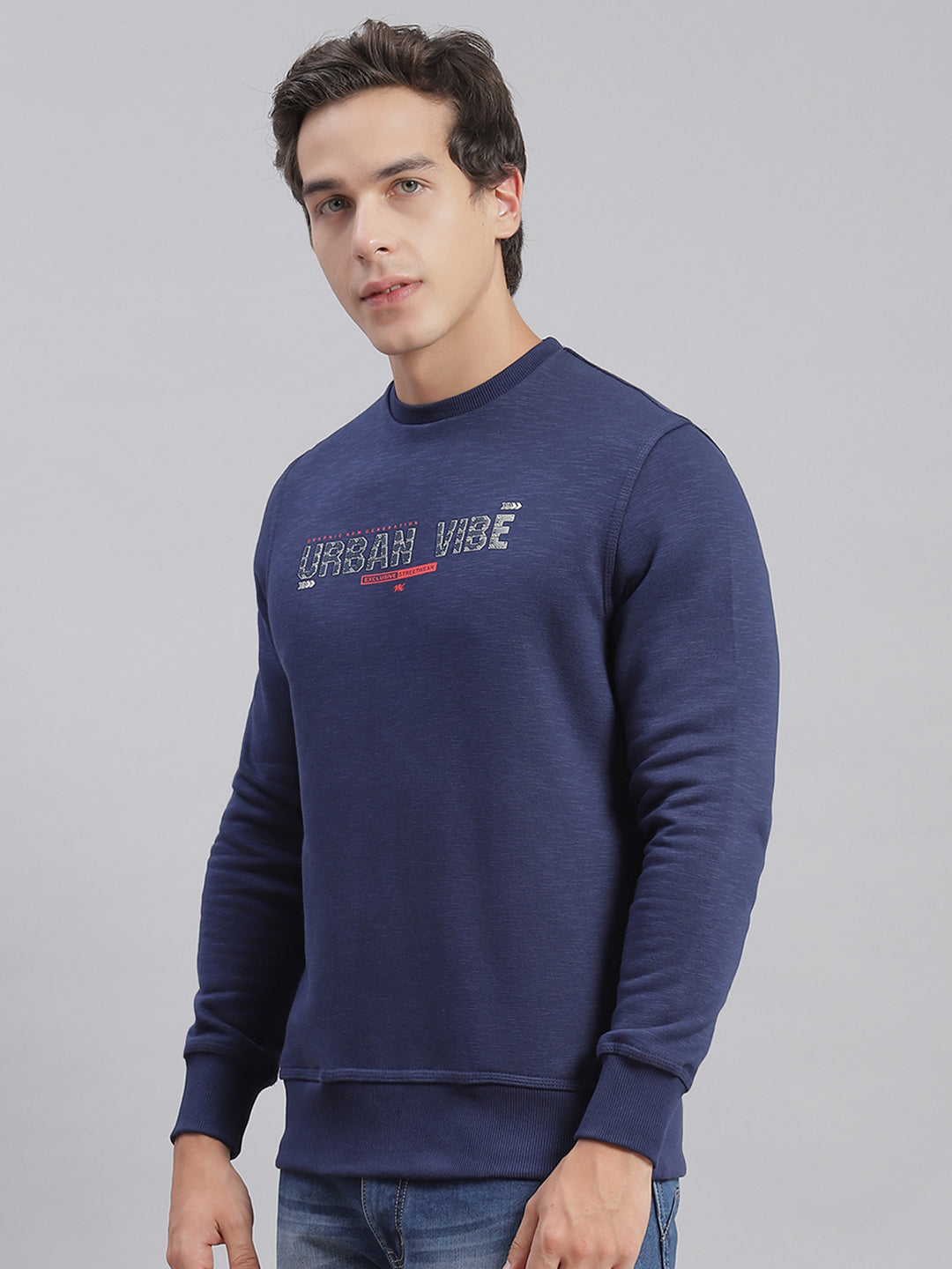 Men Navy Blue Solid Round Neck Full Sleeve Sweatshirts