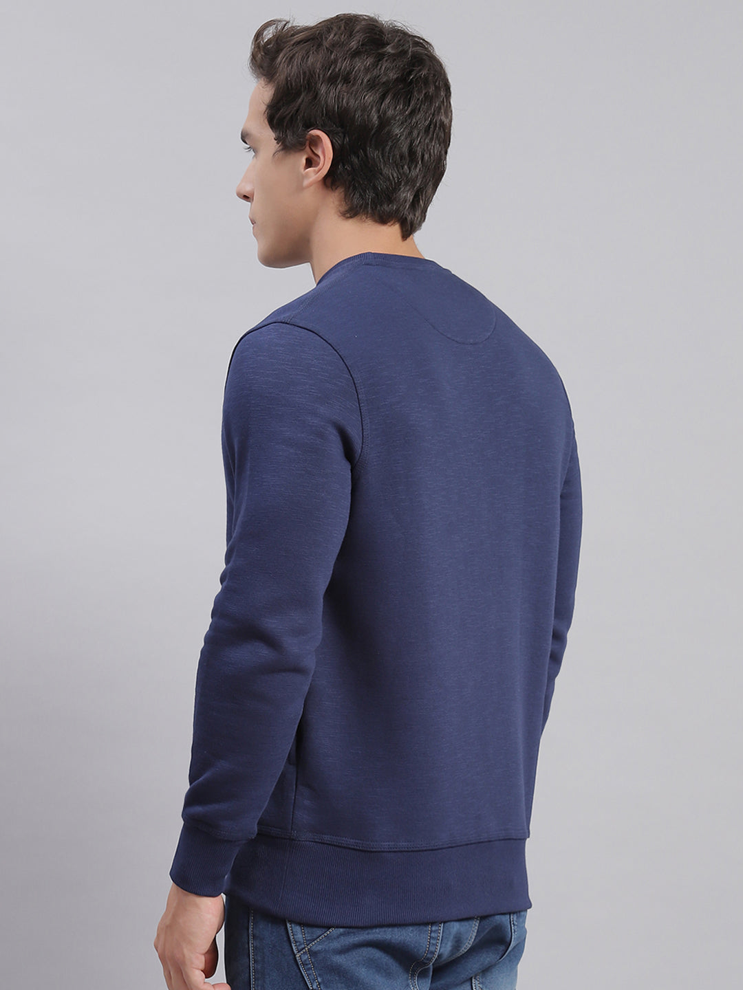 Men Navy Blue Solid Round Neck Full Sleeve Sweatshirts
