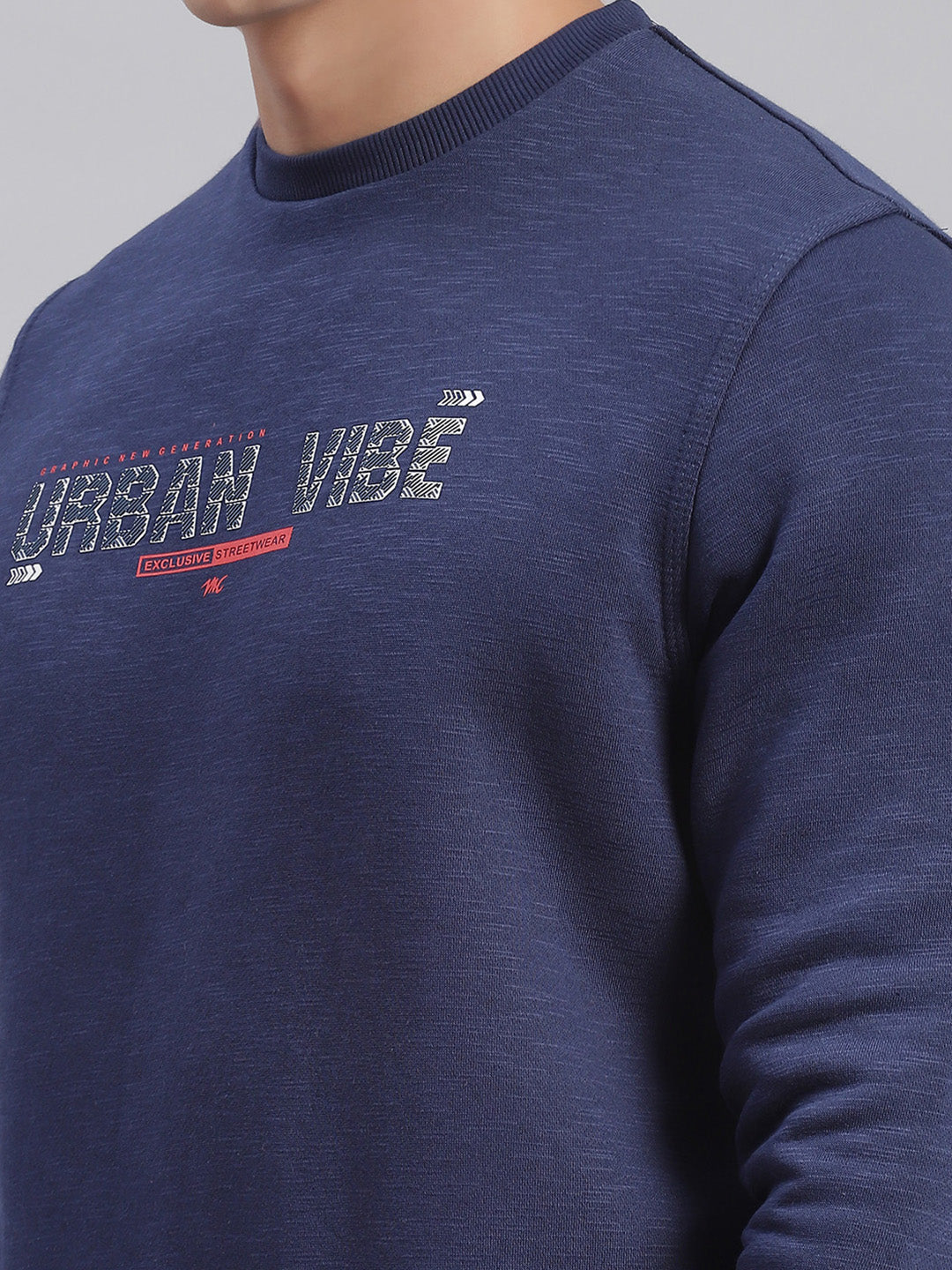 Men Navy Blue Solid Round Neck Full Sleeve Sweatshirts