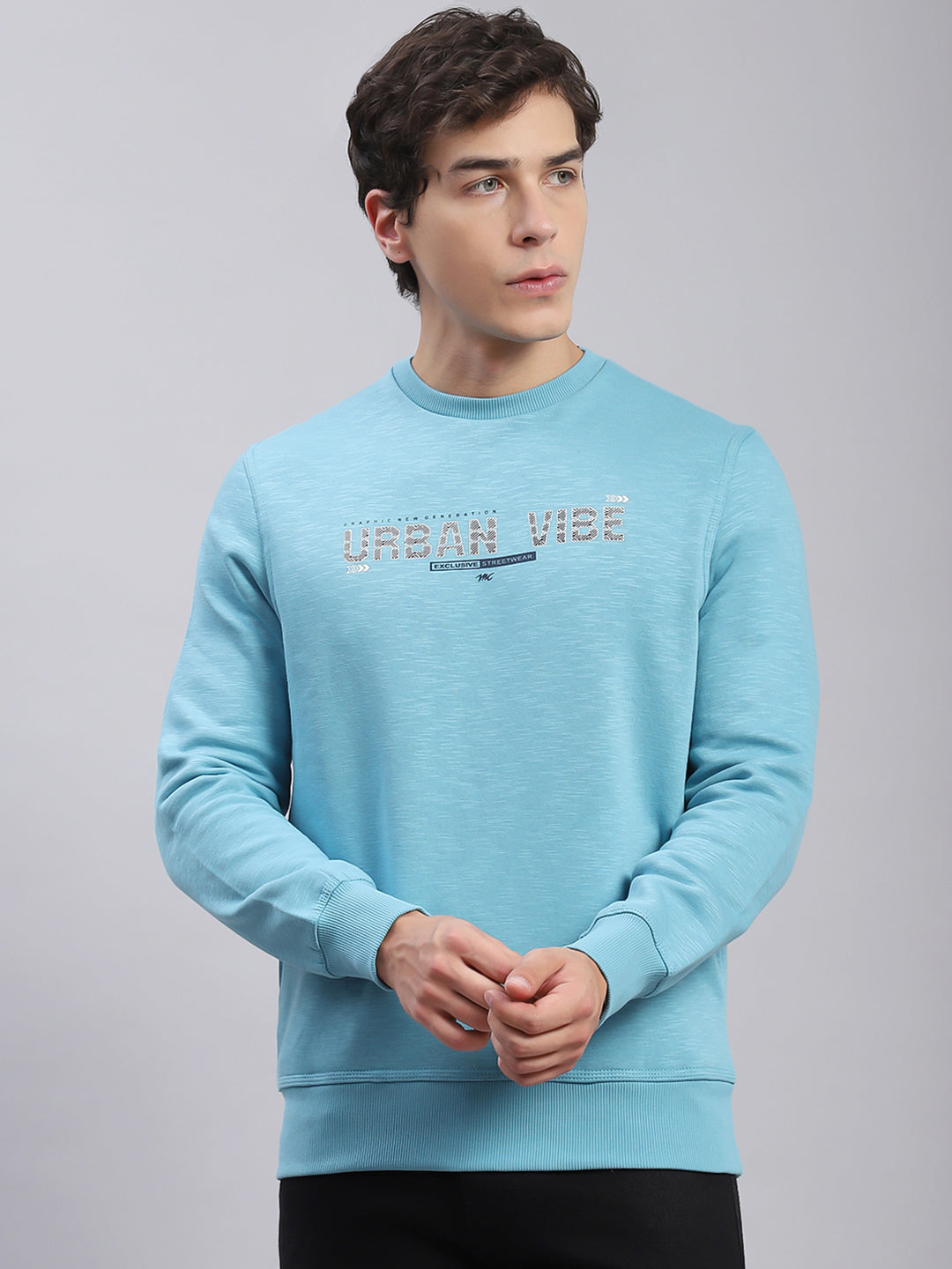 Men Blue Solid Round Neck Full Sleeve Sweatshirts