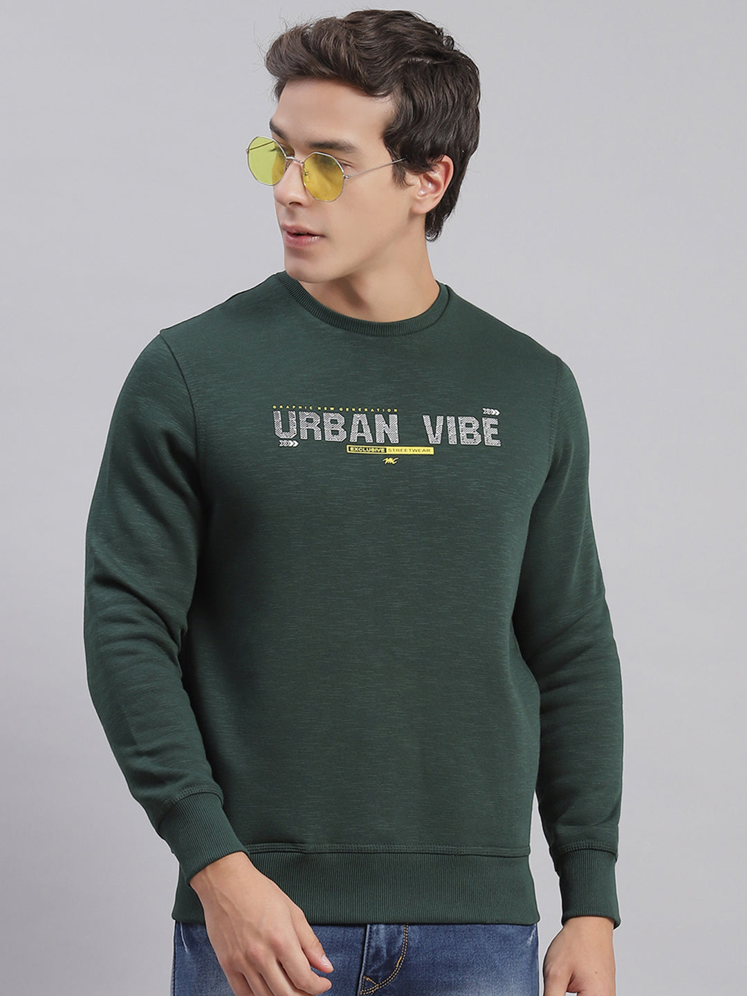 Men Green Solid Round Neck Full Sleeve Sweatshirts
