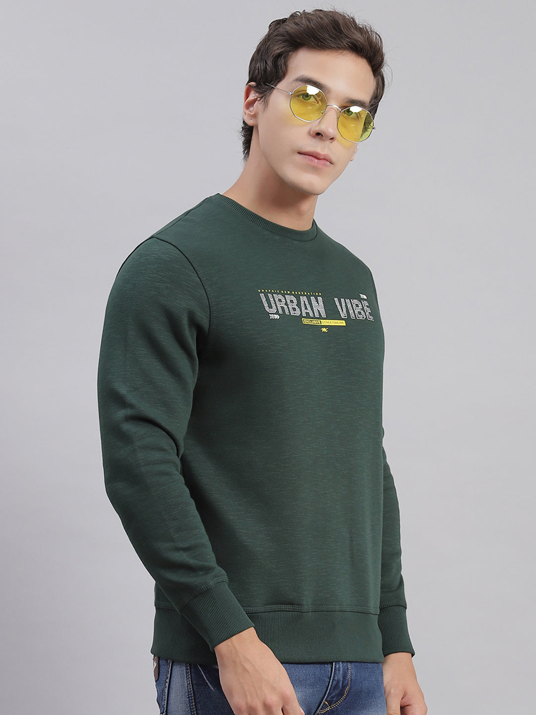 Men Green Solid Round Neck Full Sleeve Sweatshirts
