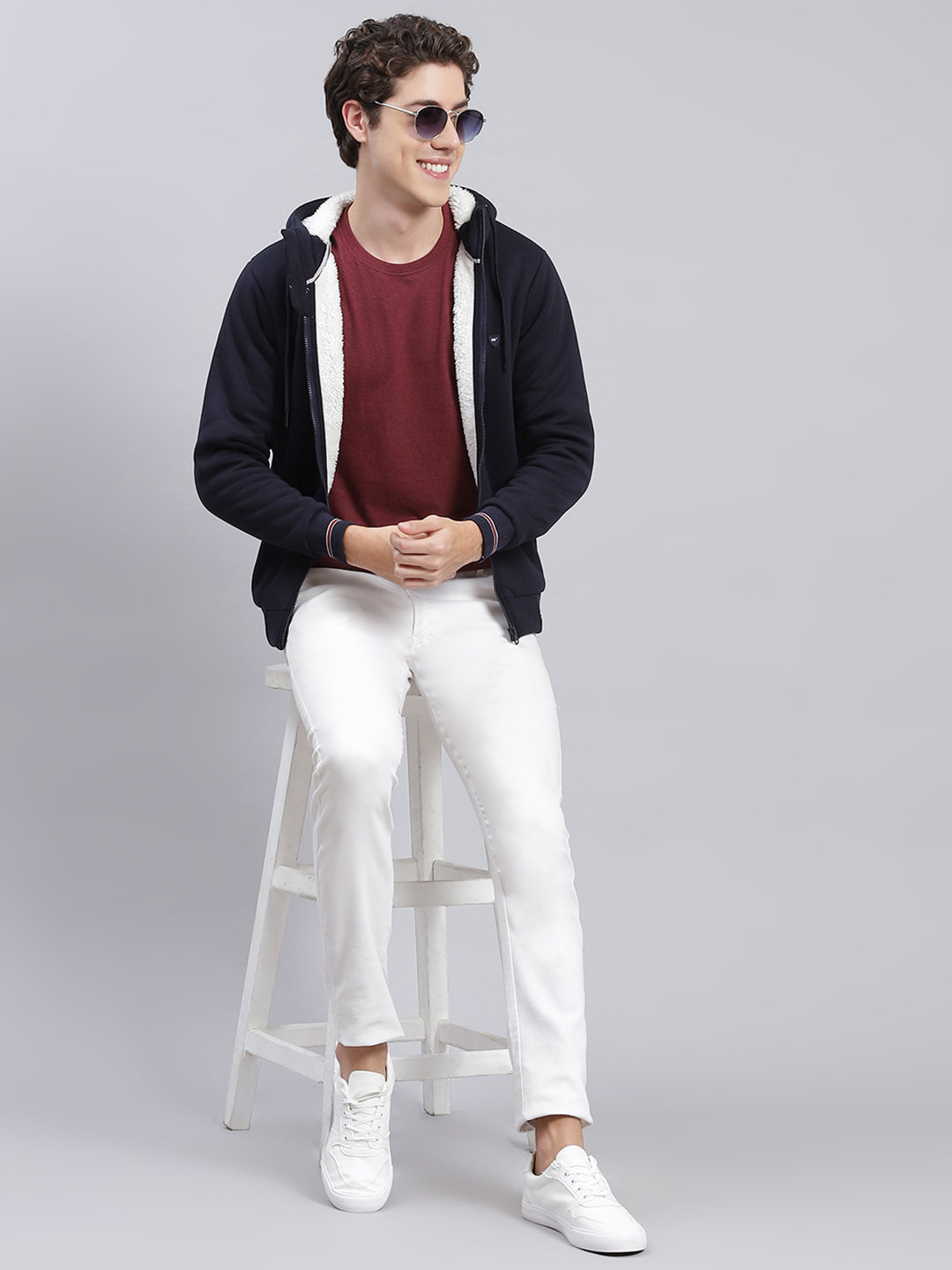 Men Navy Blue Solid Cotton Blend Sweatshirt