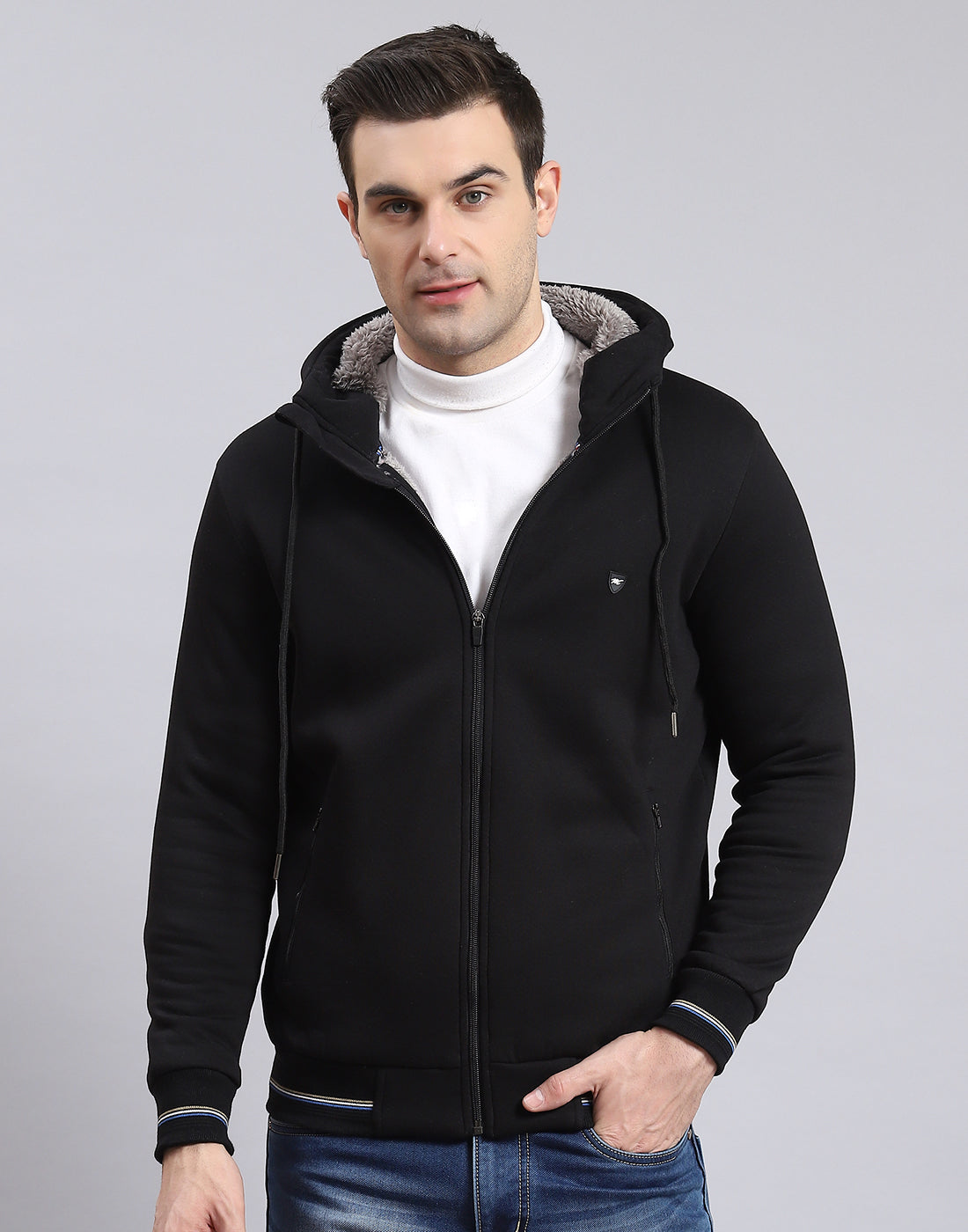 Men Black Solid Hooded Full Sleeve Sweatshirt