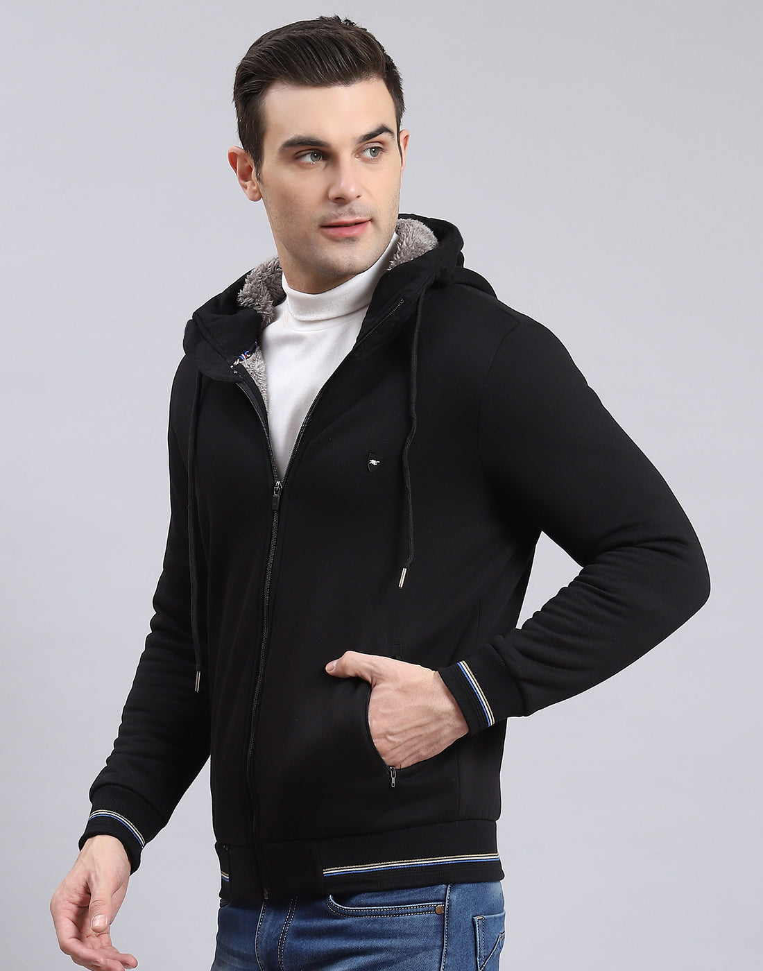 Men Black Solid Hooded Full Sleeve Sweatshirt