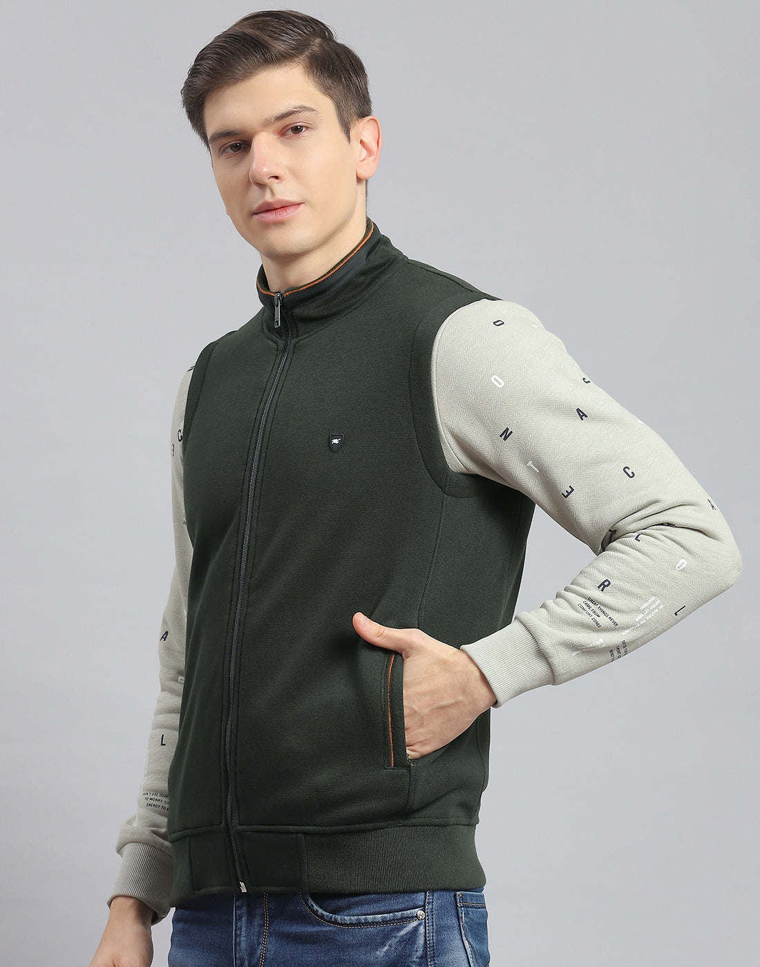 Men Olive Solid Stand Collar Sleeveless Jacket