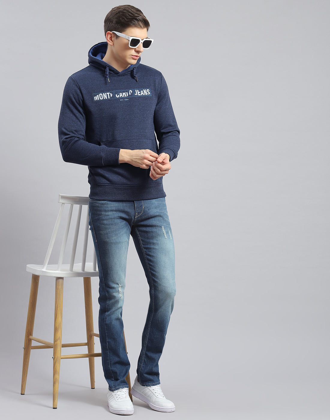 Men Navy Blue Solid Hooded Full Sleeve Sweatshirt