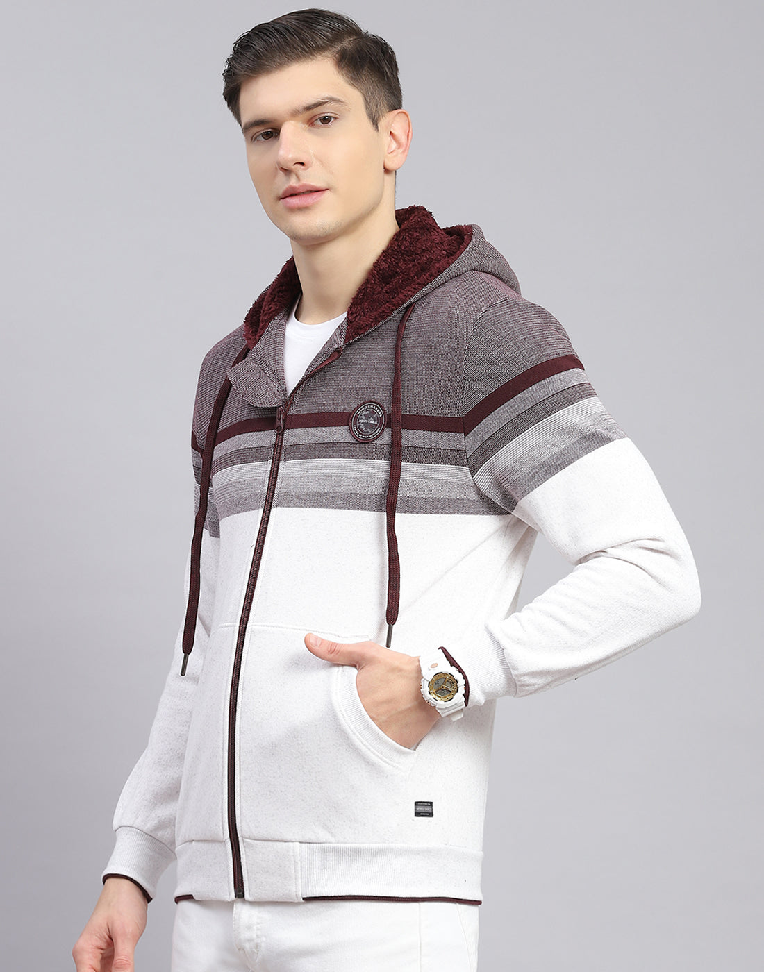 Men Maroon Solid Hooded Full Sleeve Sweatshirt