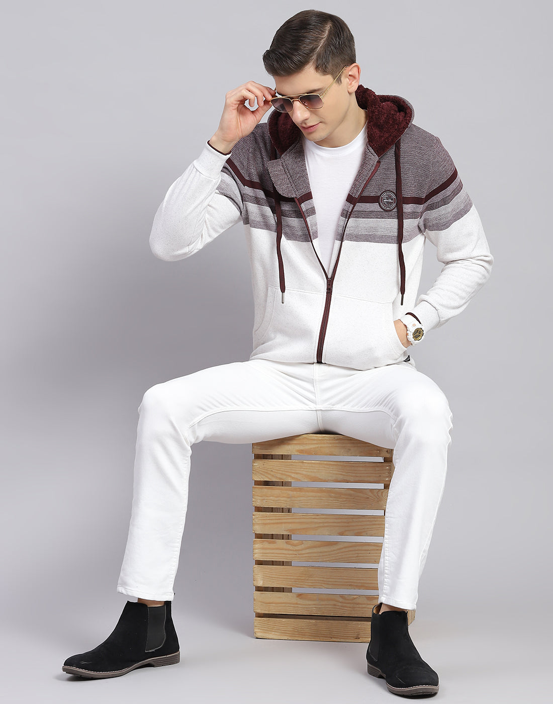 Men Maroon Solid Hooded Full Sleeve Sweatshirt