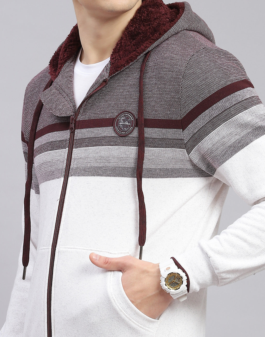 Men Maroon Solid Hooded Full Sleeve Sweatshirt