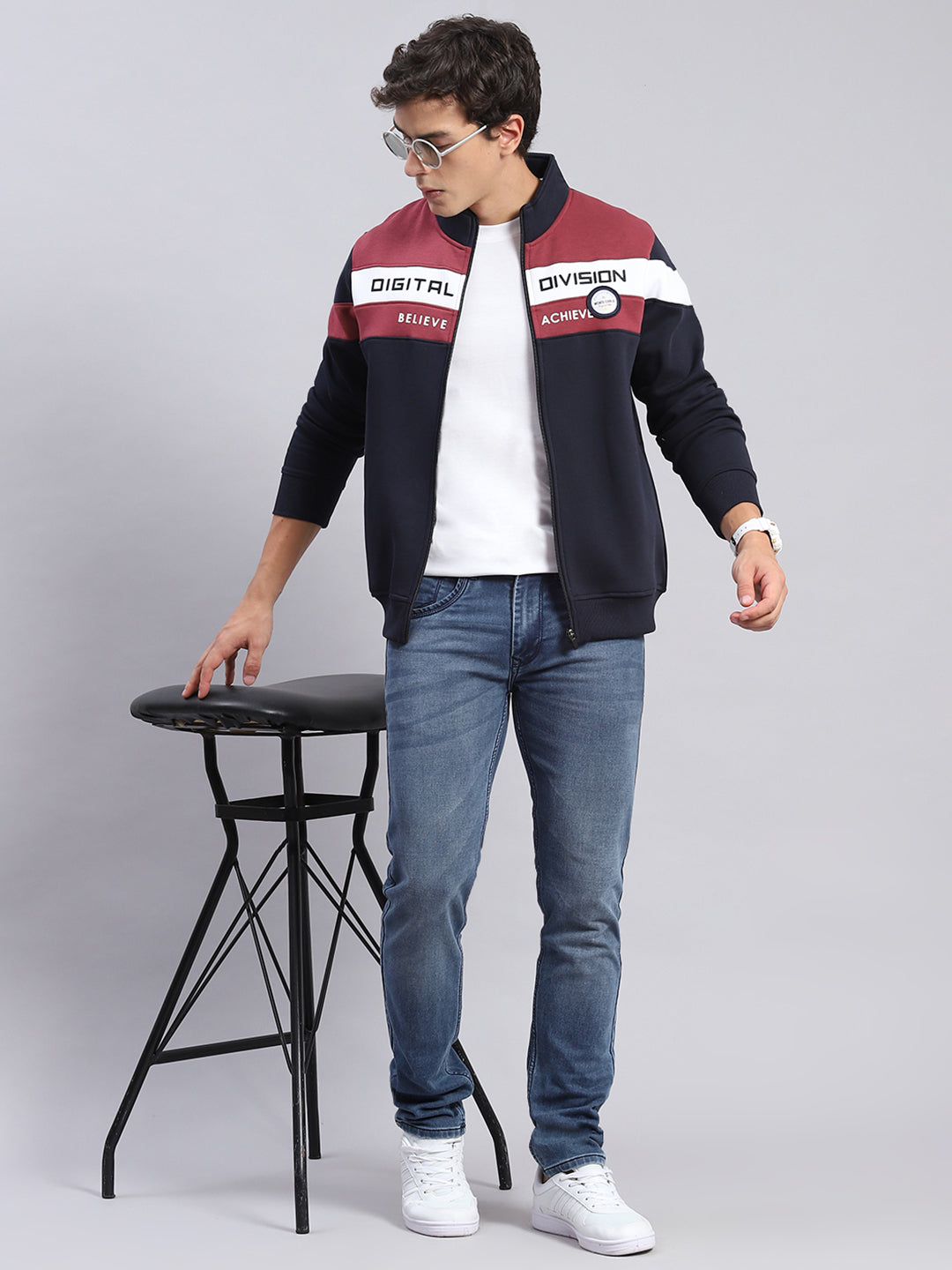 Men Navy Blue Solid Stand Collar Full Sleeve Sweatshirts