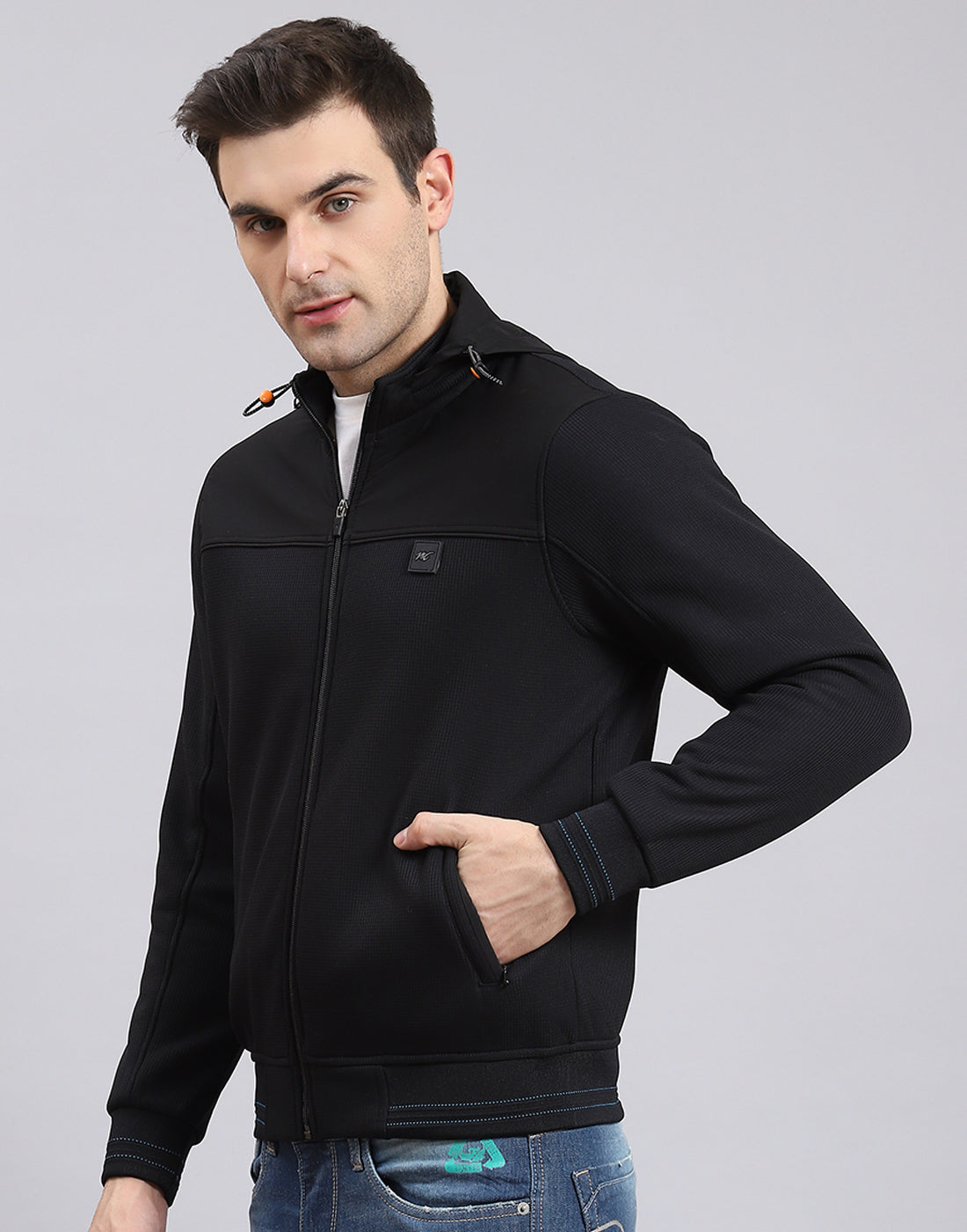 Men Black Solid Hooded Full Sleeve Sweatshirt