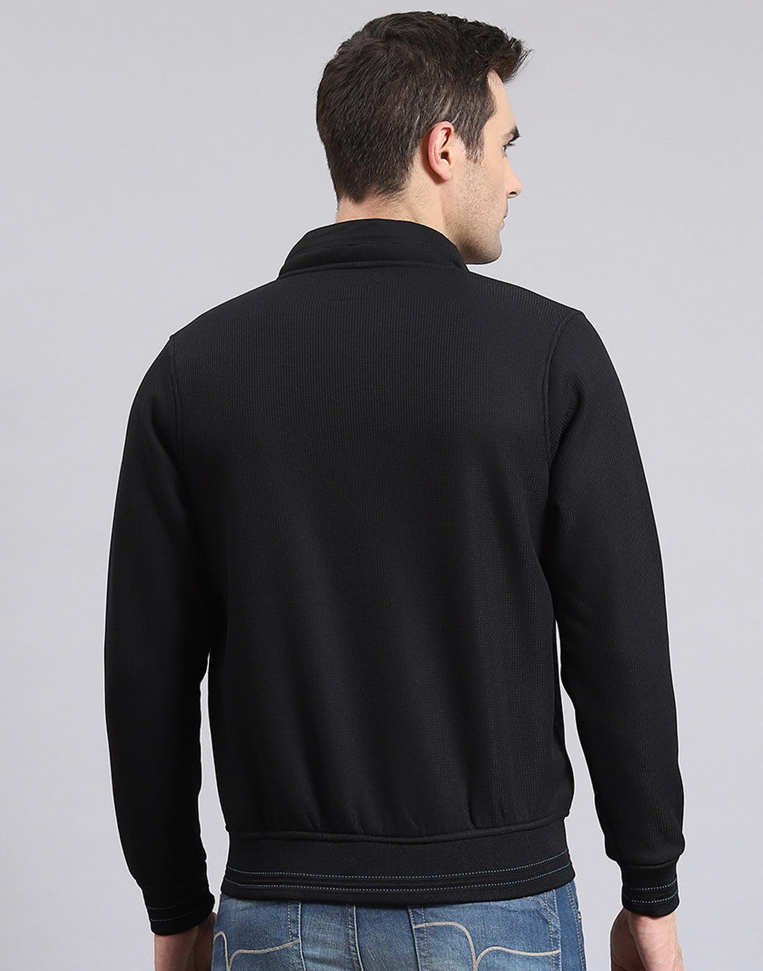 Men Black Solid Hooded Full Sleeve Sweatshirt