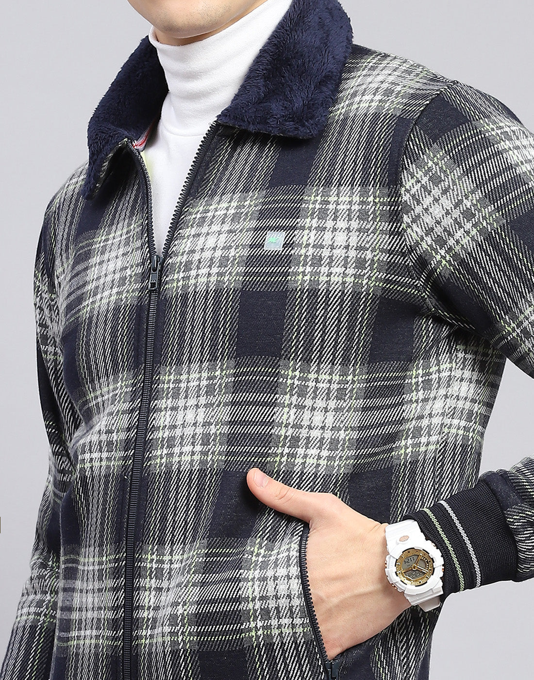 Men Navy Blue Check Collar Full Sleeve Sweatshirt