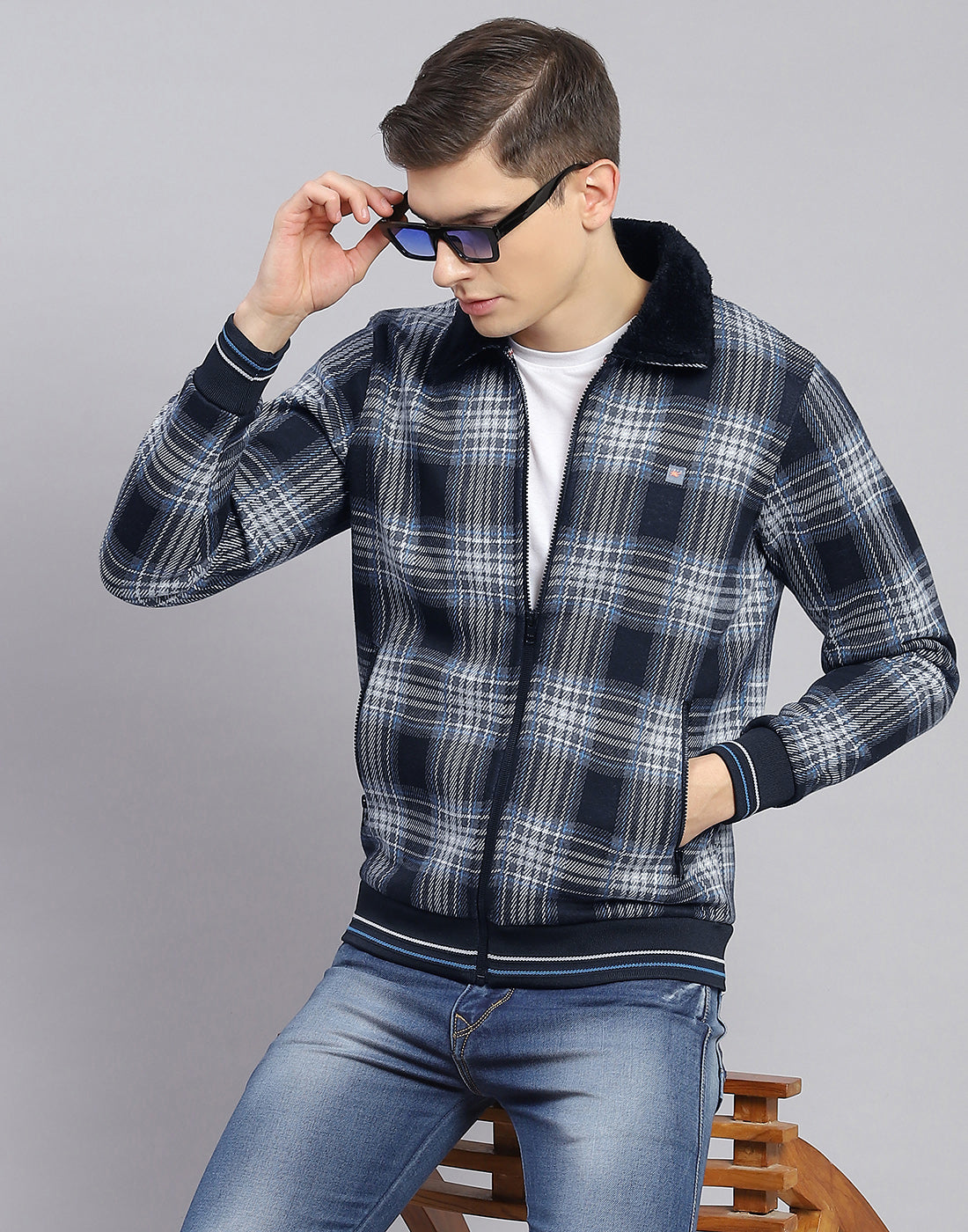Men Black Check Collar Full Sleeve Sweatshirt