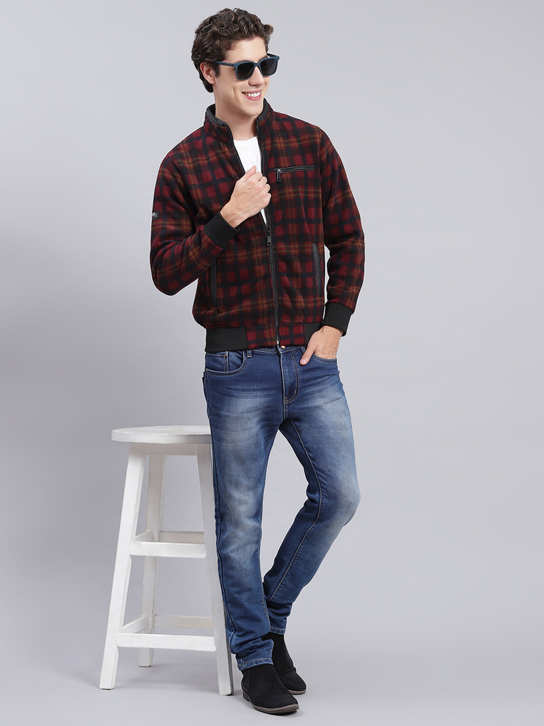 Men Maroon & Black Solid Cotton Blend Sweatshirt