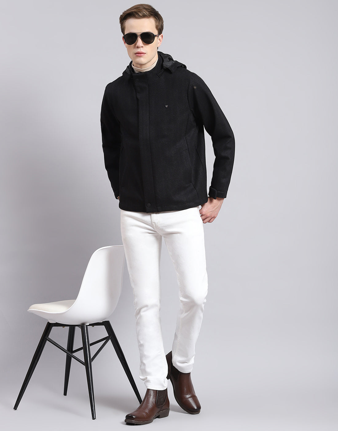 Men Black Solid Hooded Full Sleeve Jacket