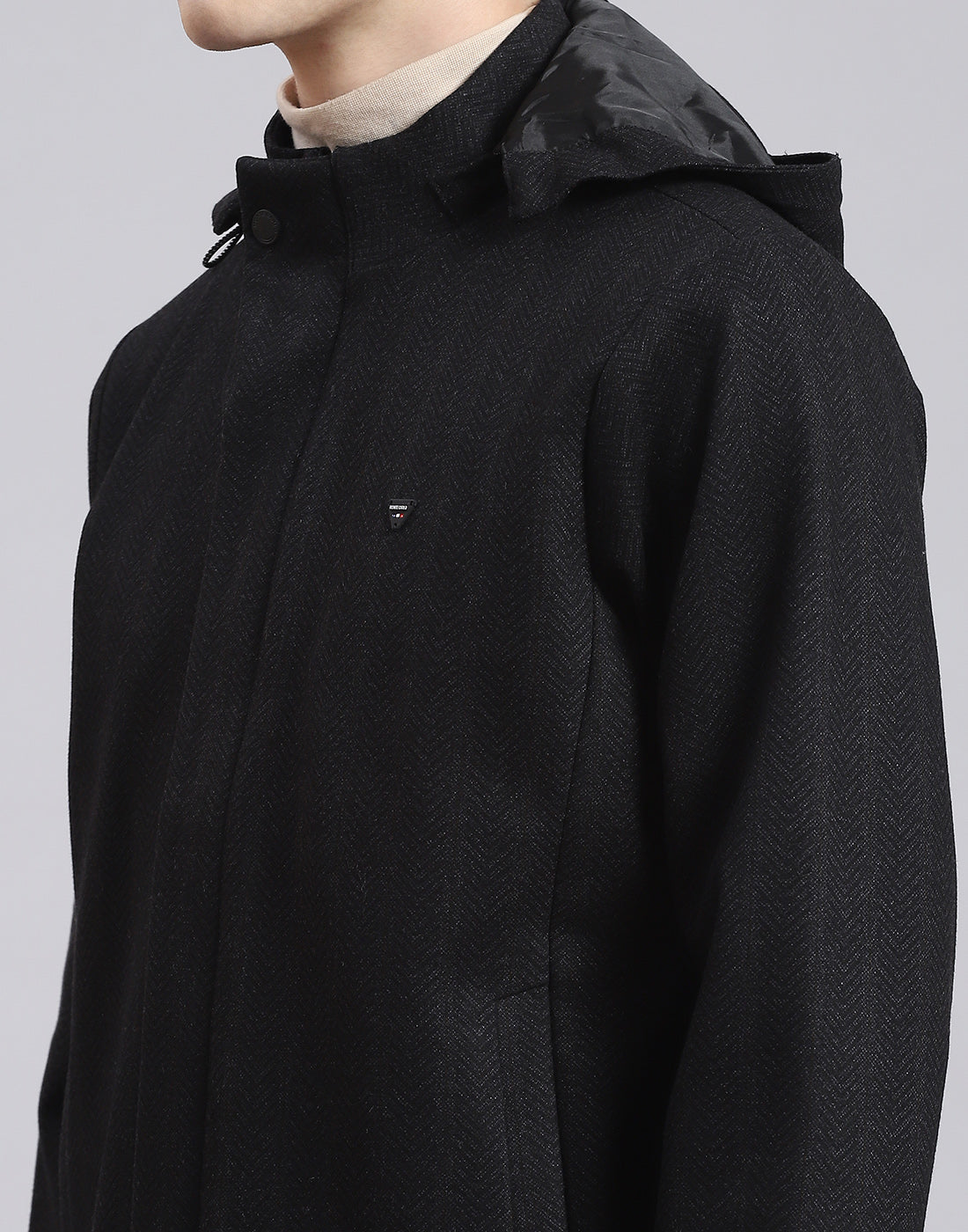 Men Black Solid Hooded Full Sleeve Jacket
