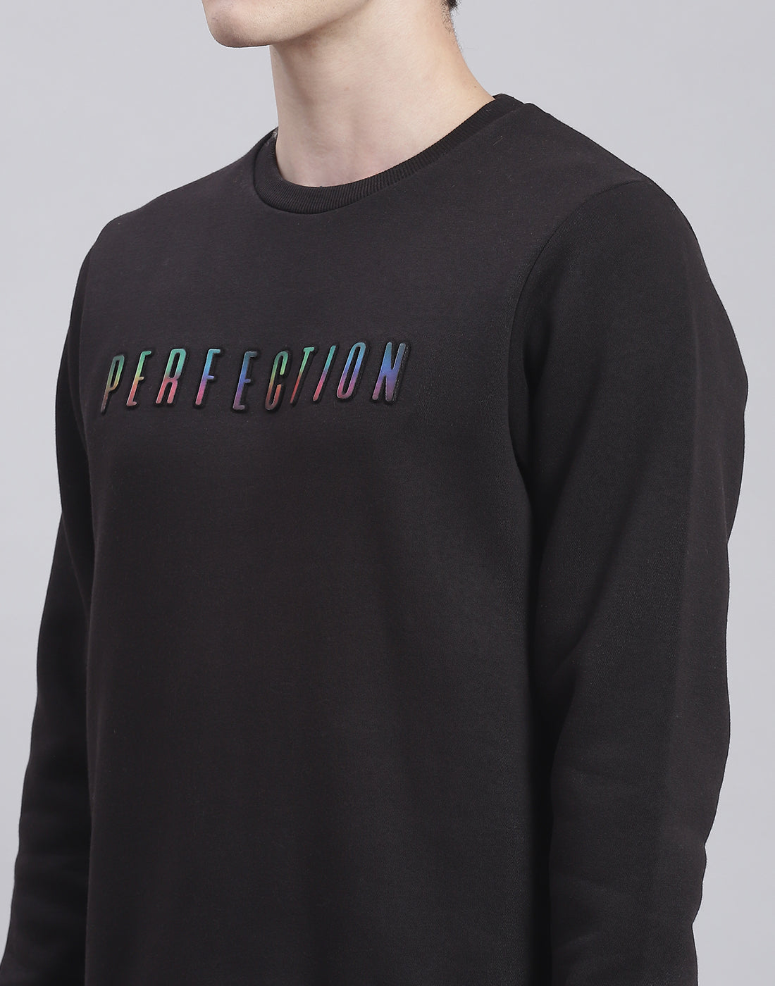 Men Black Solid Round Neck Full Sleeve Tracksuit