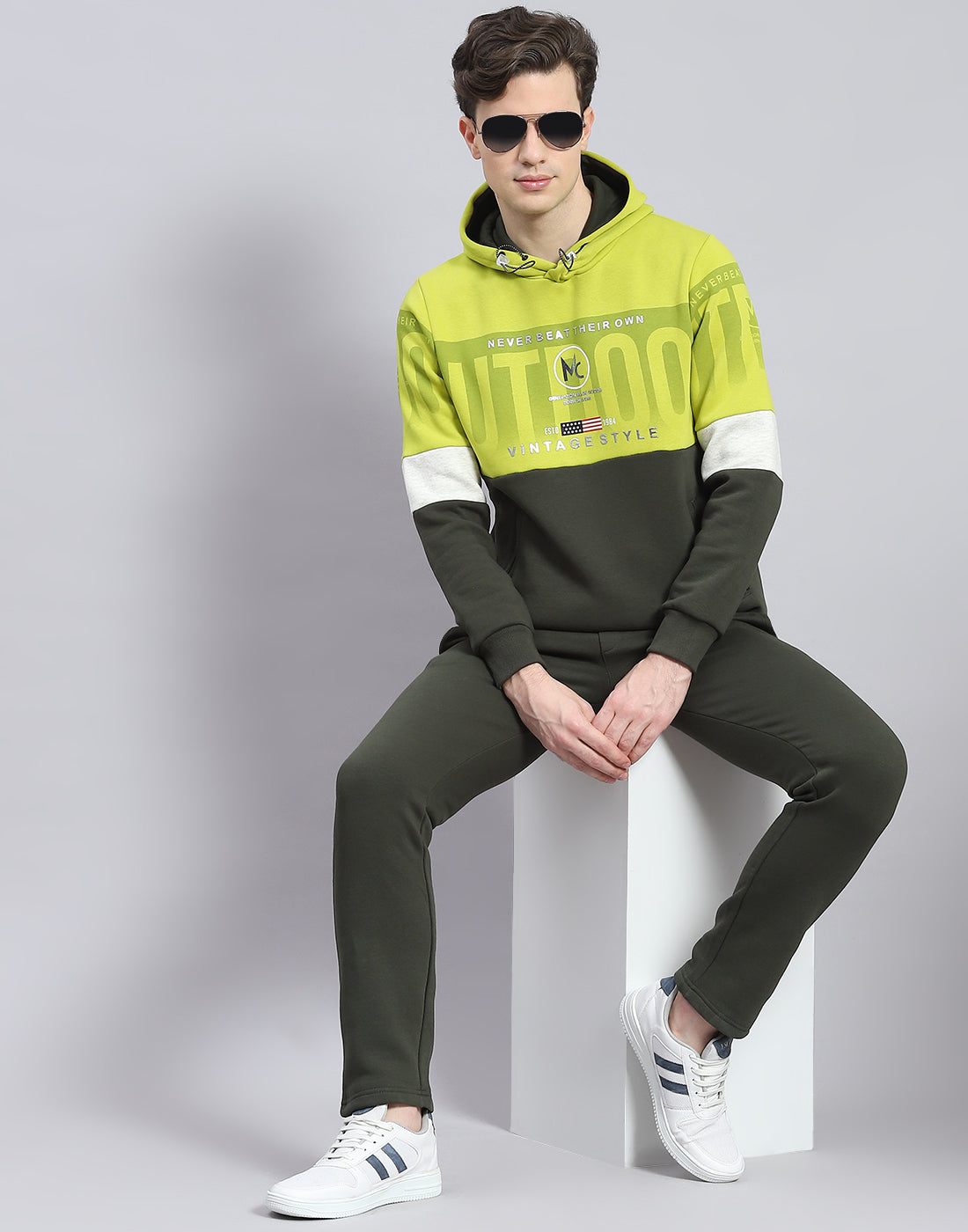 Men Olive Solid Hooded Full Sleeve Tracksuit