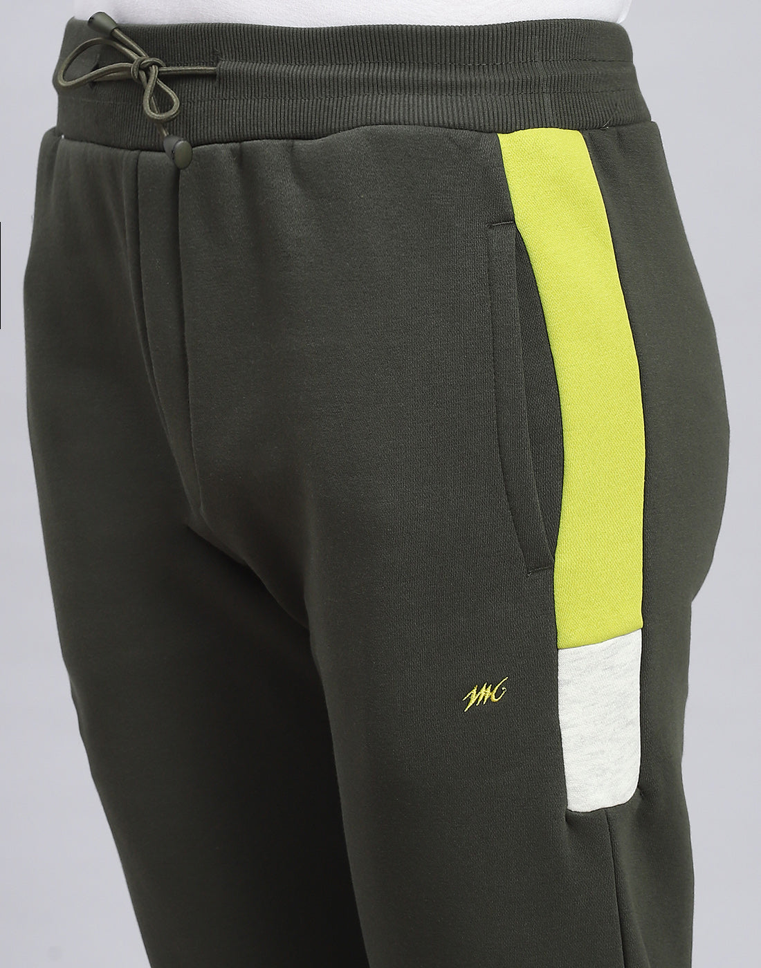 Men Olive Solid Hooded Full Sleeve Tracksuit