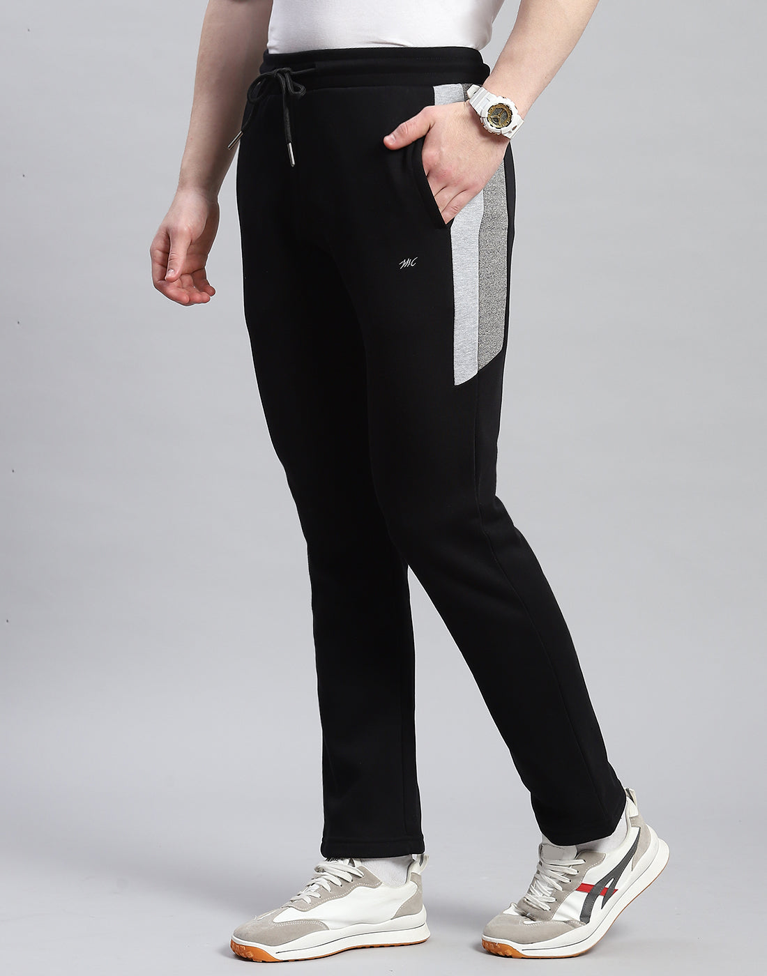 Men Grey & Black Solid Hooded Full Sleeve Tracksuit