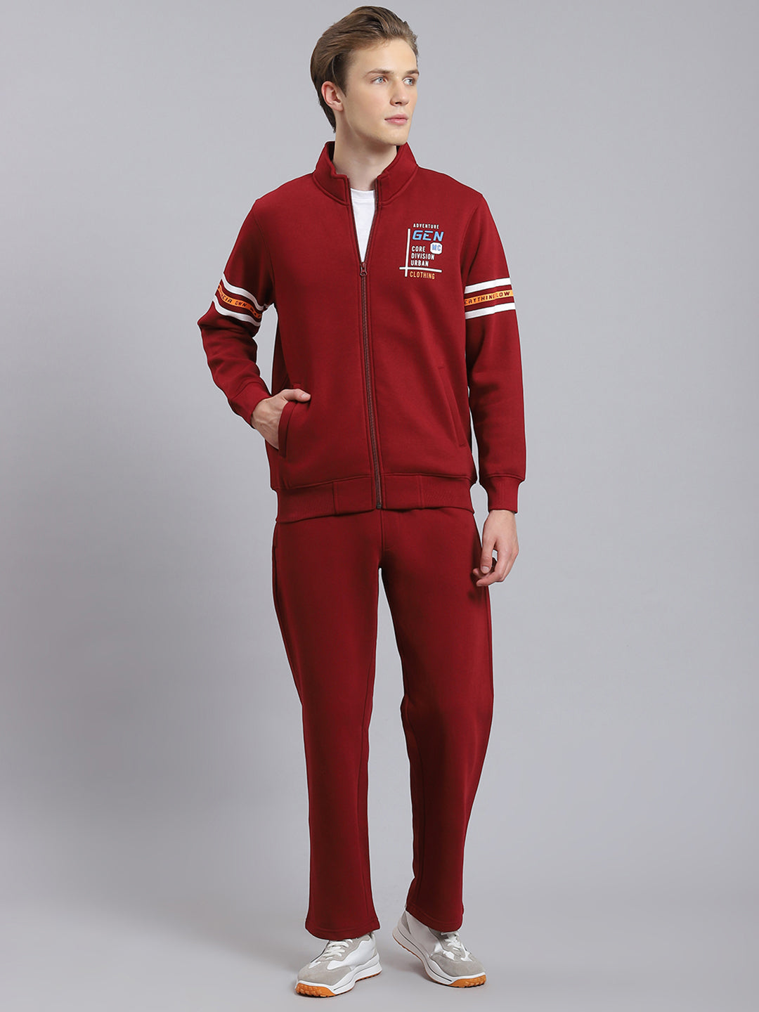 Men Maroon Solid Stand Collar Full Sleeve Tracksuit