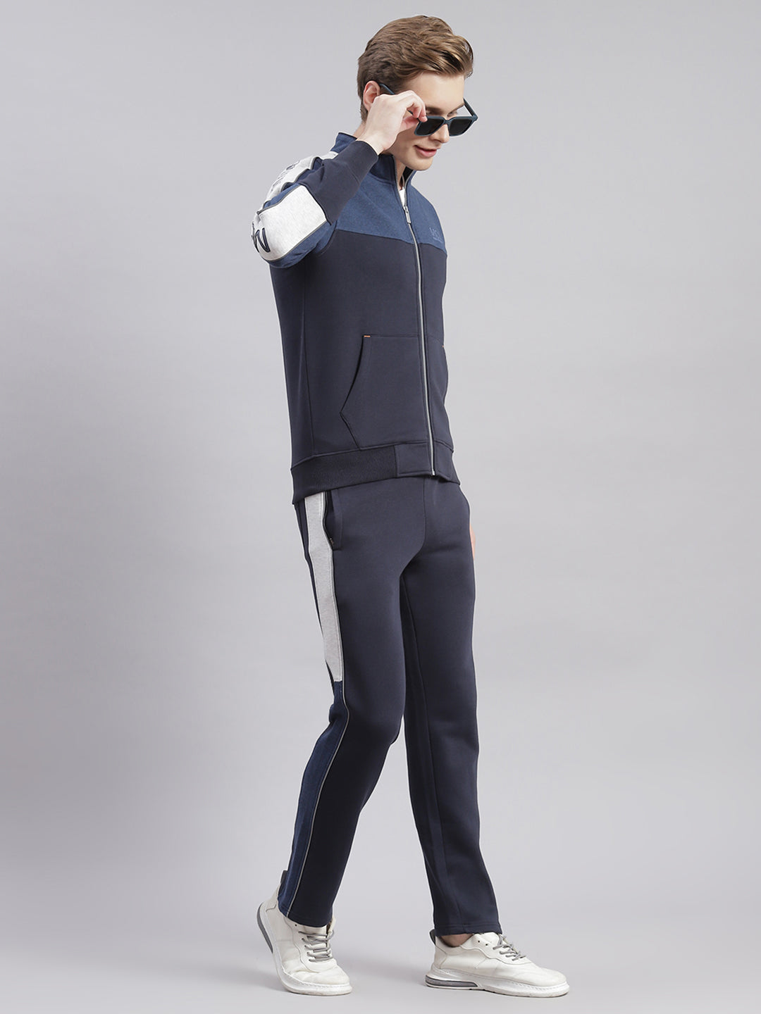 Men Navy Blue Solid Stand Collar Full Sleeve Tracksuits