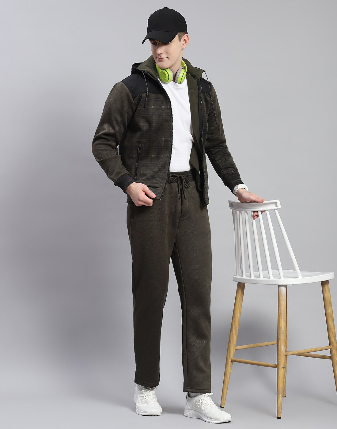 Men Olive Solid Hooded Full Sleeve Tracksuit