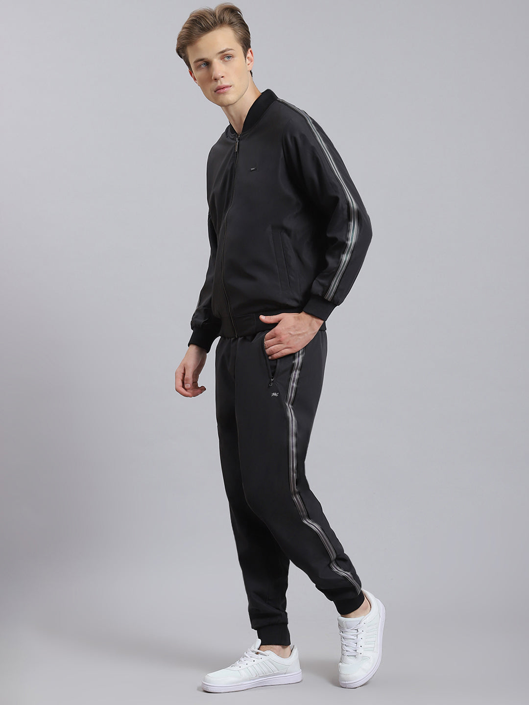 Men Black Solid Mandarin Collar Full Sleeve Tracksuit