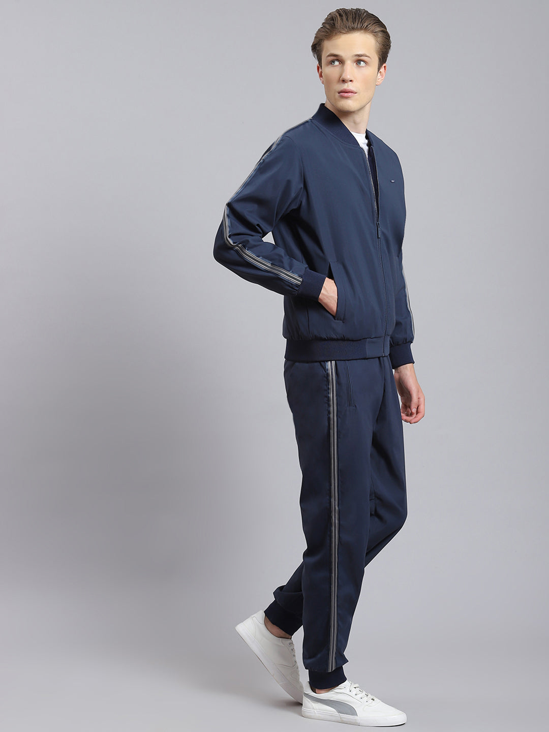 Men Navy Blue Solid Mandarin Collar Full Sleeve Tracksuit