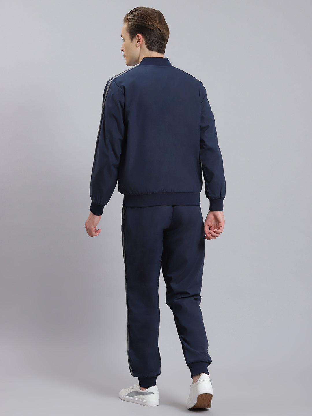 Men Navy Blue Solid Mandarin Collar Full Sleeve Tracksuit