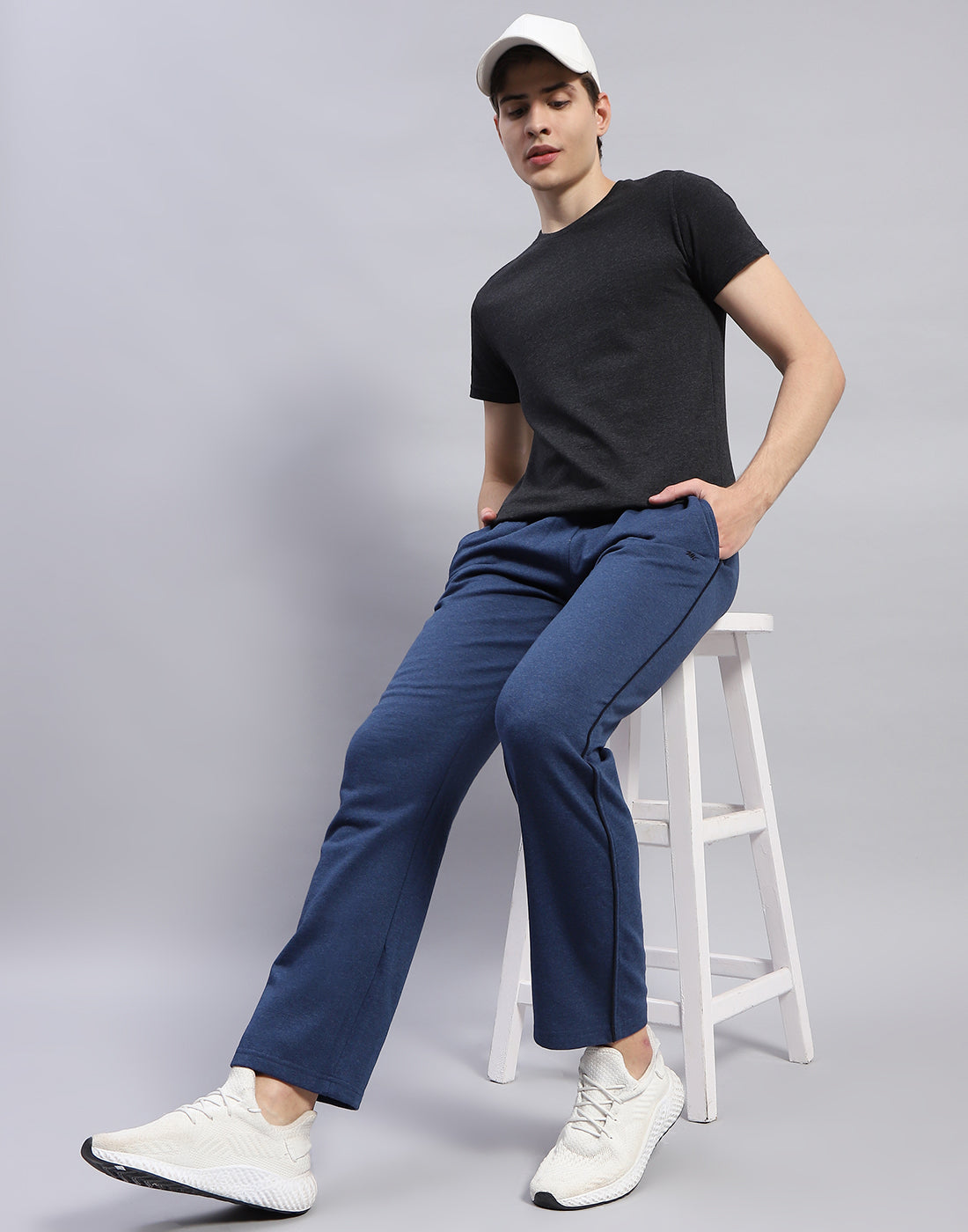 Men Navy Blue Solid Regular Fit Winter Lower