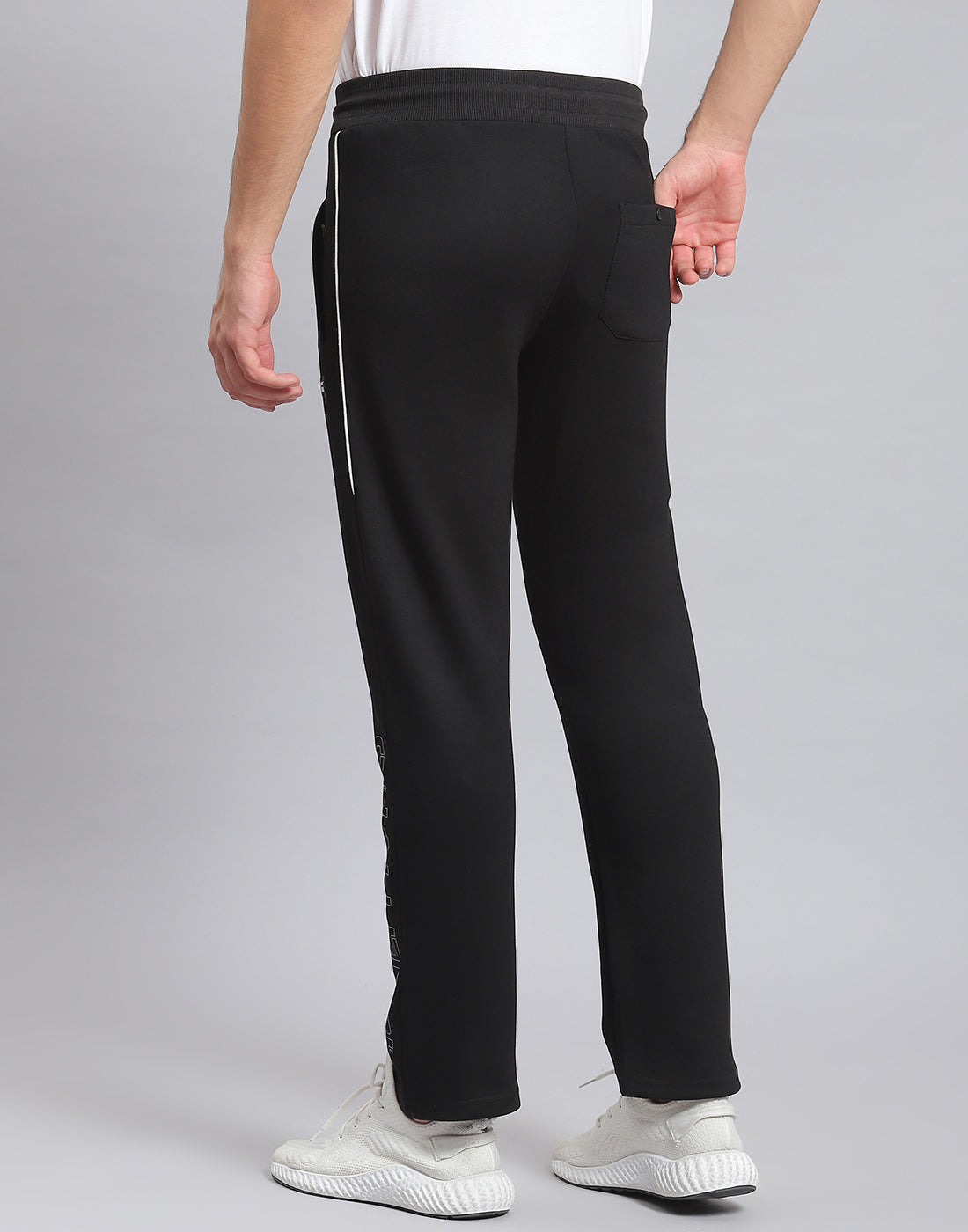 Men Black Solid Regular Fit Winter Lower