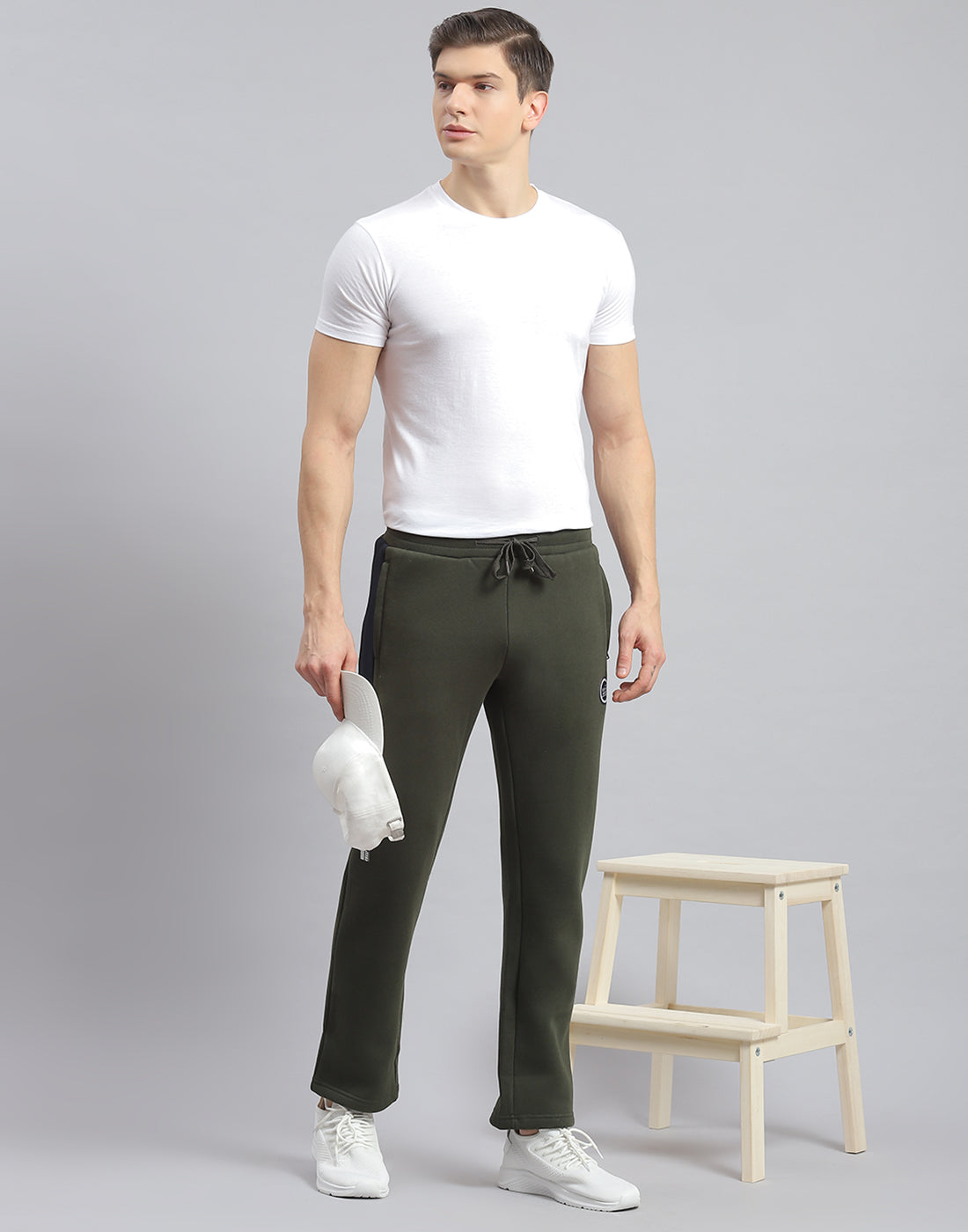 Men Olive Printed Regular Fit Winter Lower