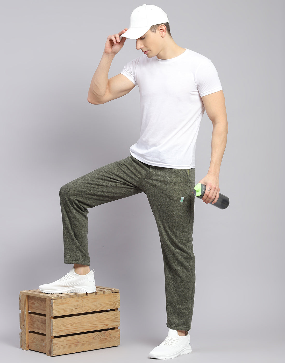Men Green Solid Regular Fit Winter Lower