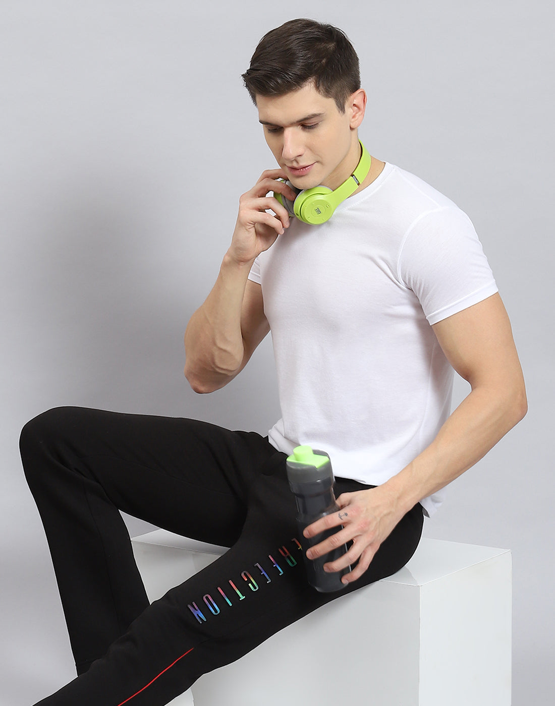 Men Black Solid Regular Fit Winter Lower