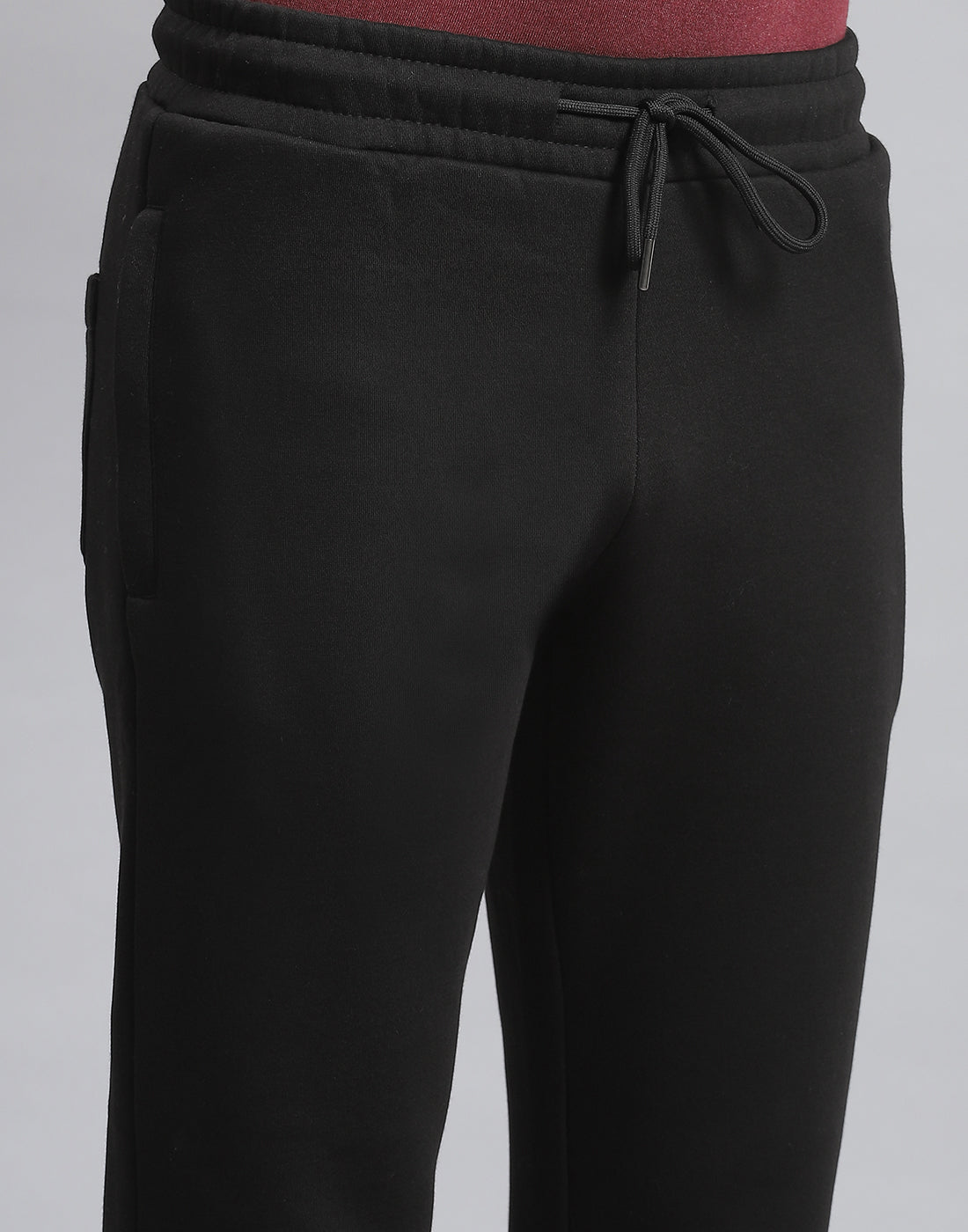 Men Black Solid Stand Collar Full Sleeve Tracksuit