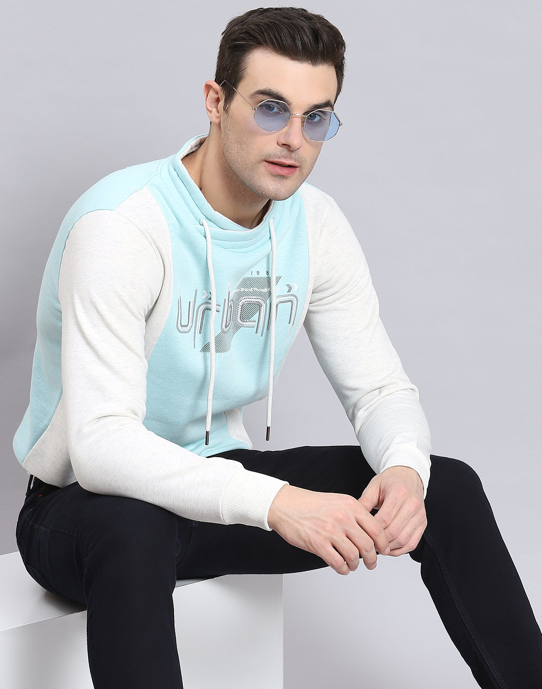 Men Blue Solid F Neck Full Sleeve Sweatshirt