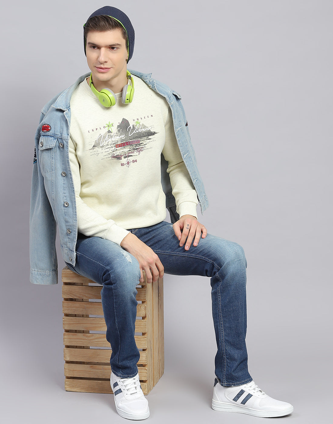 Men's Colourblocked Beige Ribbed Round Neck Sweater