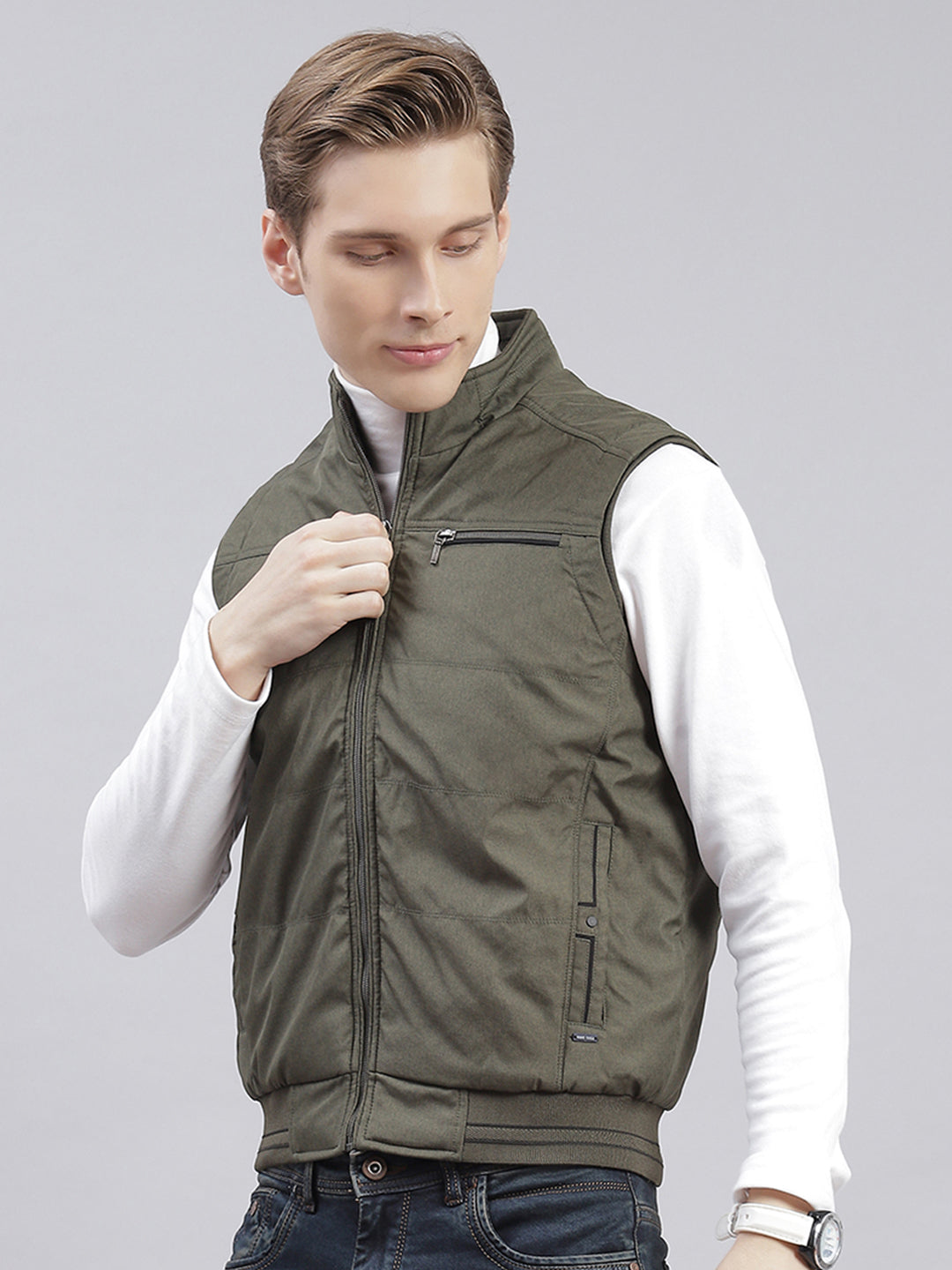 Men Olive Solid Stand Collar Sleeveless Jackets