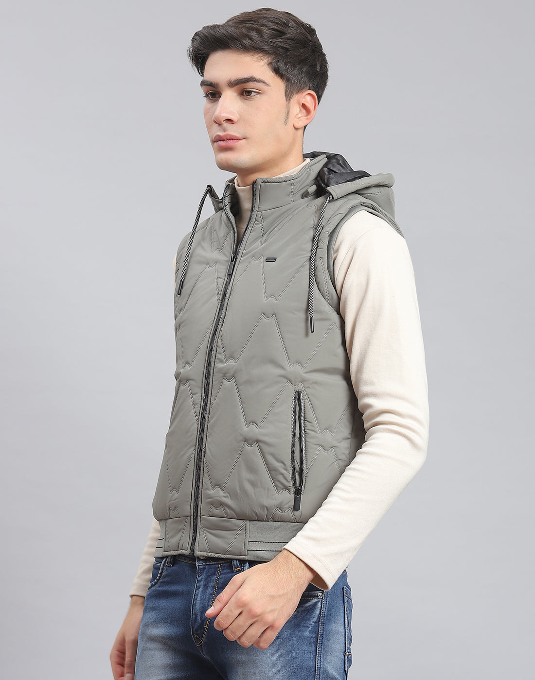 Men Grey Solid Hooded Sleeveless Jacket