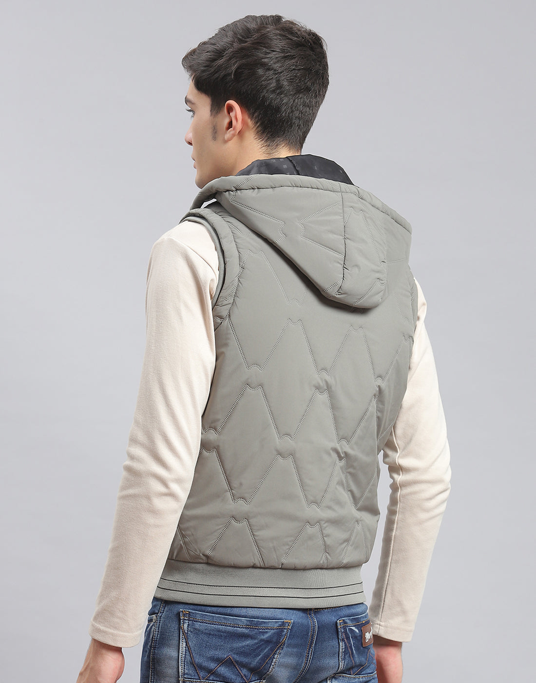 Men Grey Solid Hooded Sleeveless Jacket
