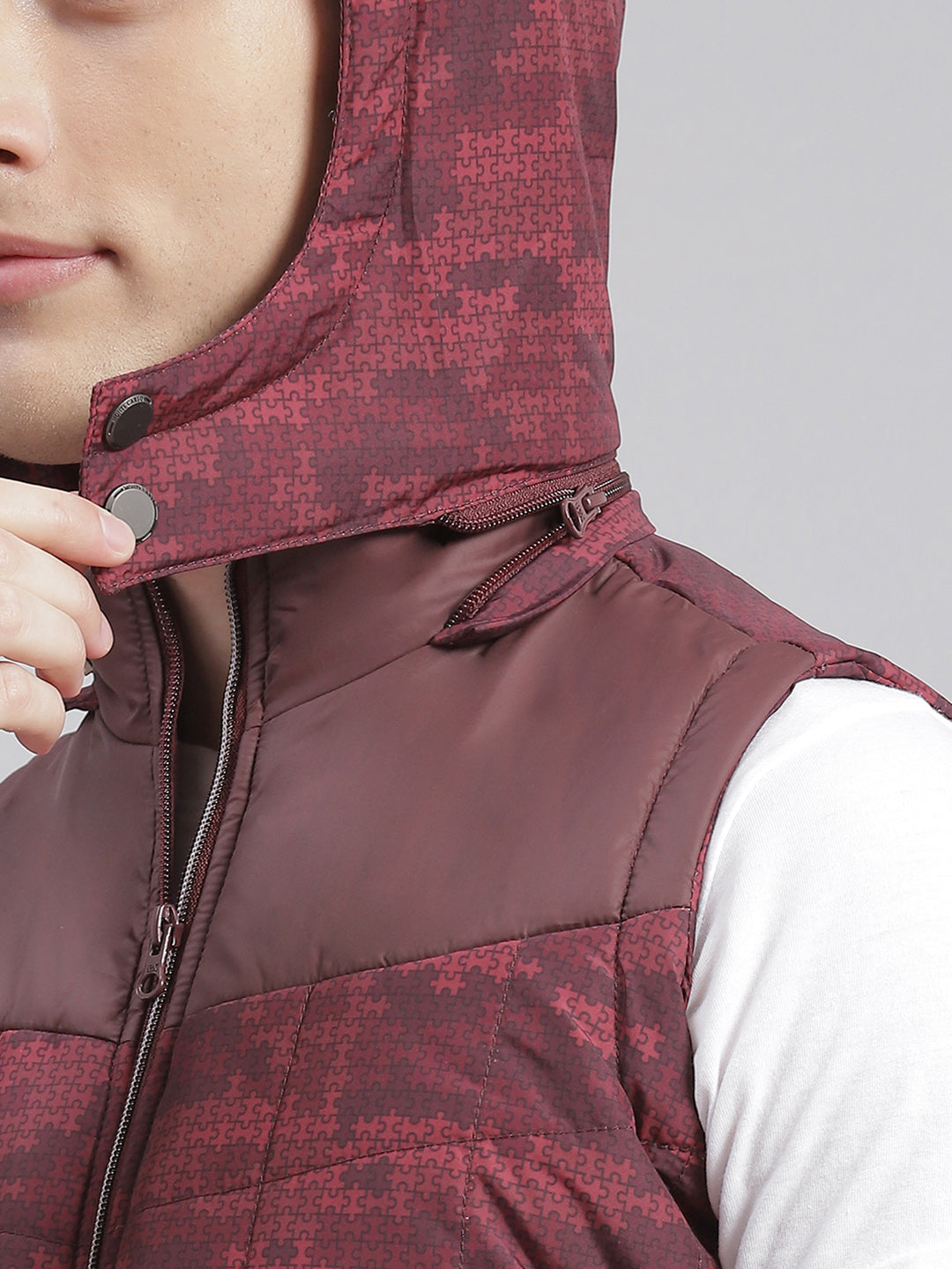 Men Maroon Printed Hooded Sleeveless Jackets