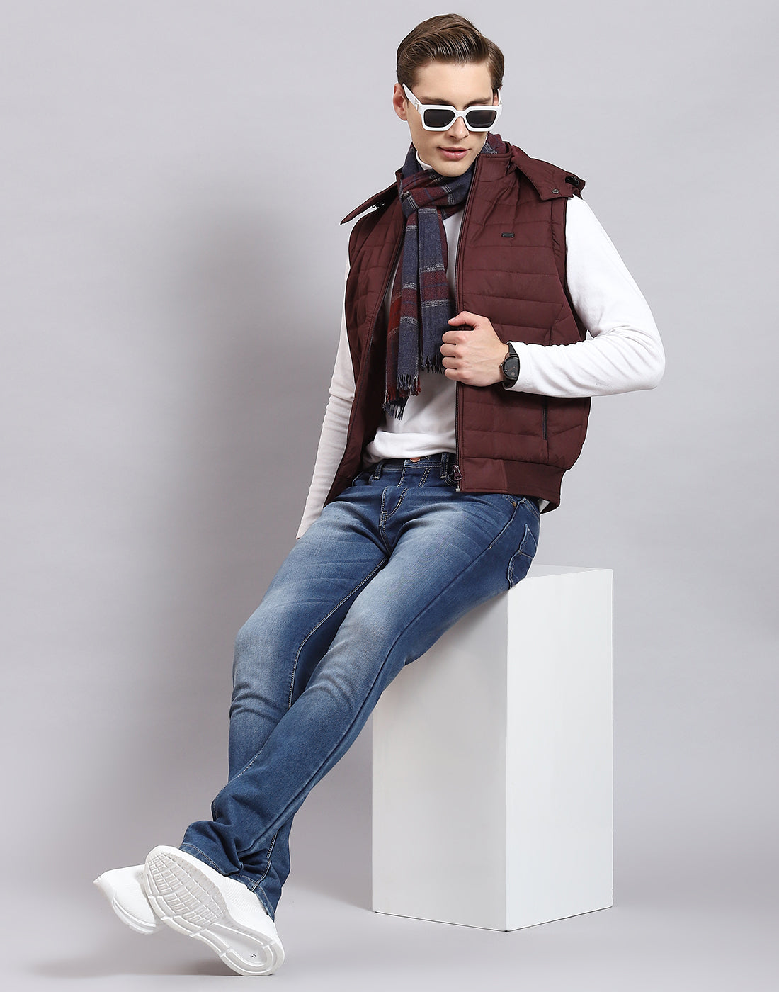 Men Maroon Printed Hooded Sleeveless Jacket