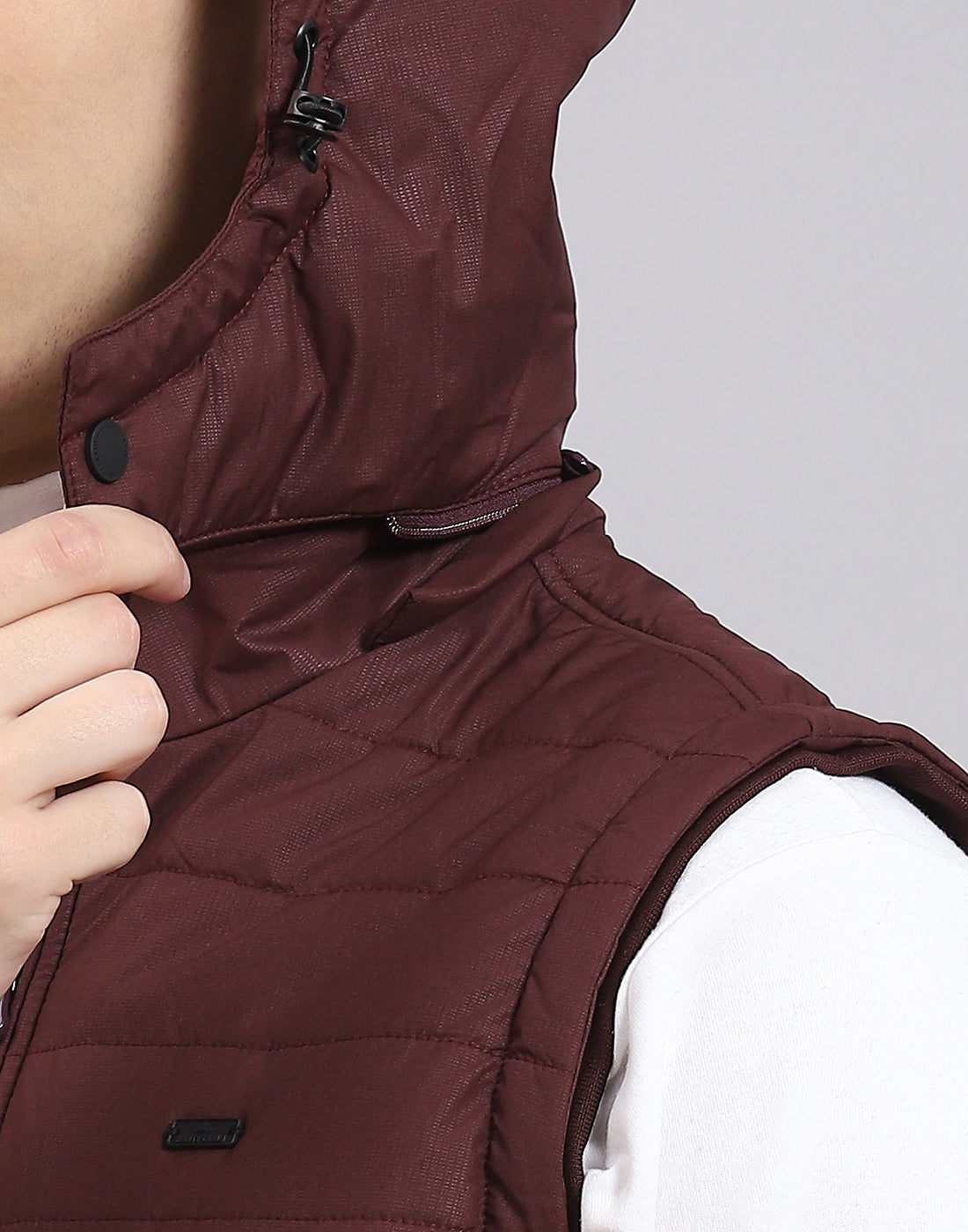 Men Maroon Printed Hooded Sleeveless Jacket