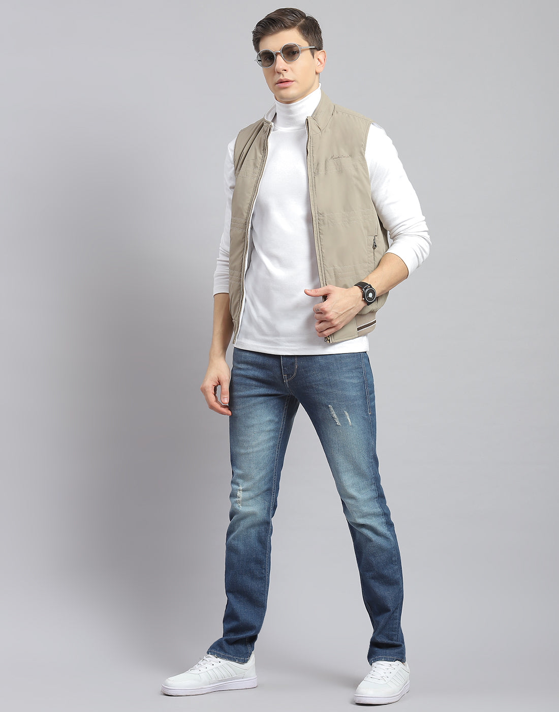 Men Beige Solid Stand Collar Sleeveless Jacket